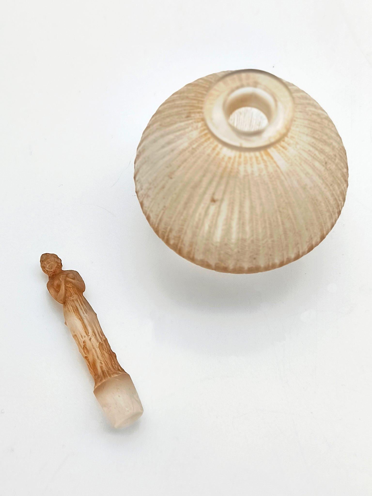 Bottiglia di profumo in vetro di René Lalique 