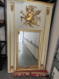 An early Twenty First Century Italian Trumeau miror