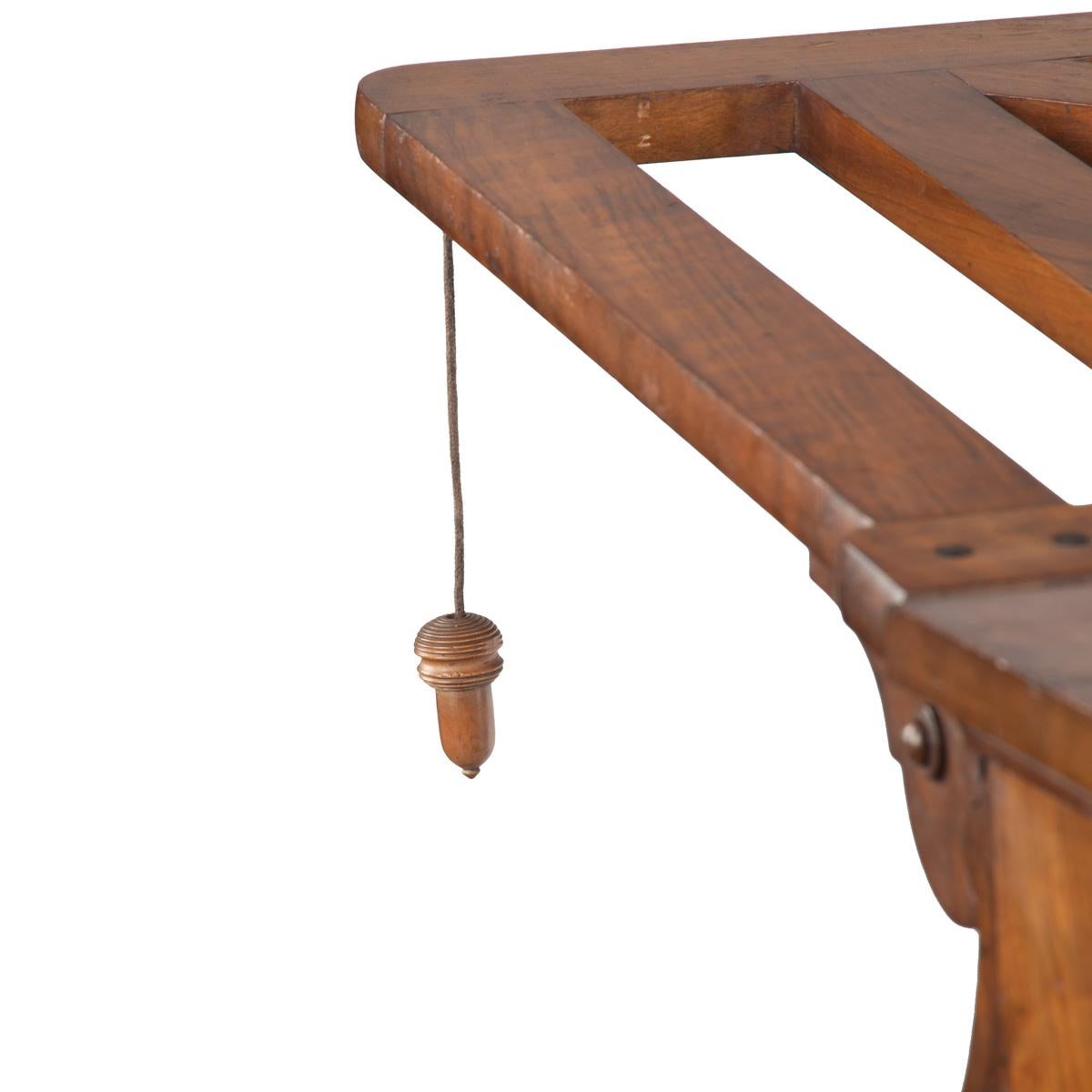 An early Victorian walnut folio stand attributed to Holland & Sons For Sale 2