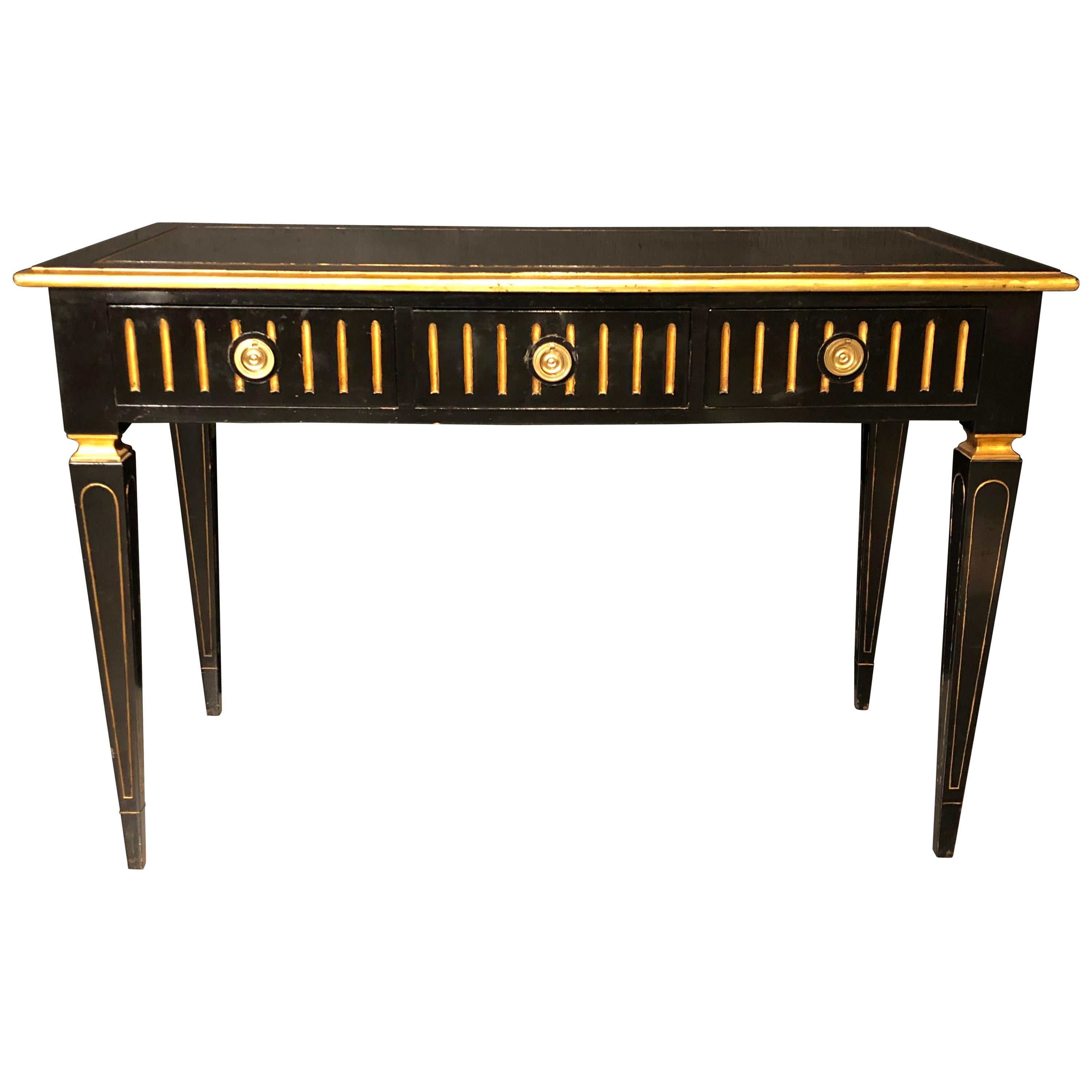 Schreibtisch mit drei Schubladen aus Ebenholz und vergoldetem Paket, Maison Jansen attr.