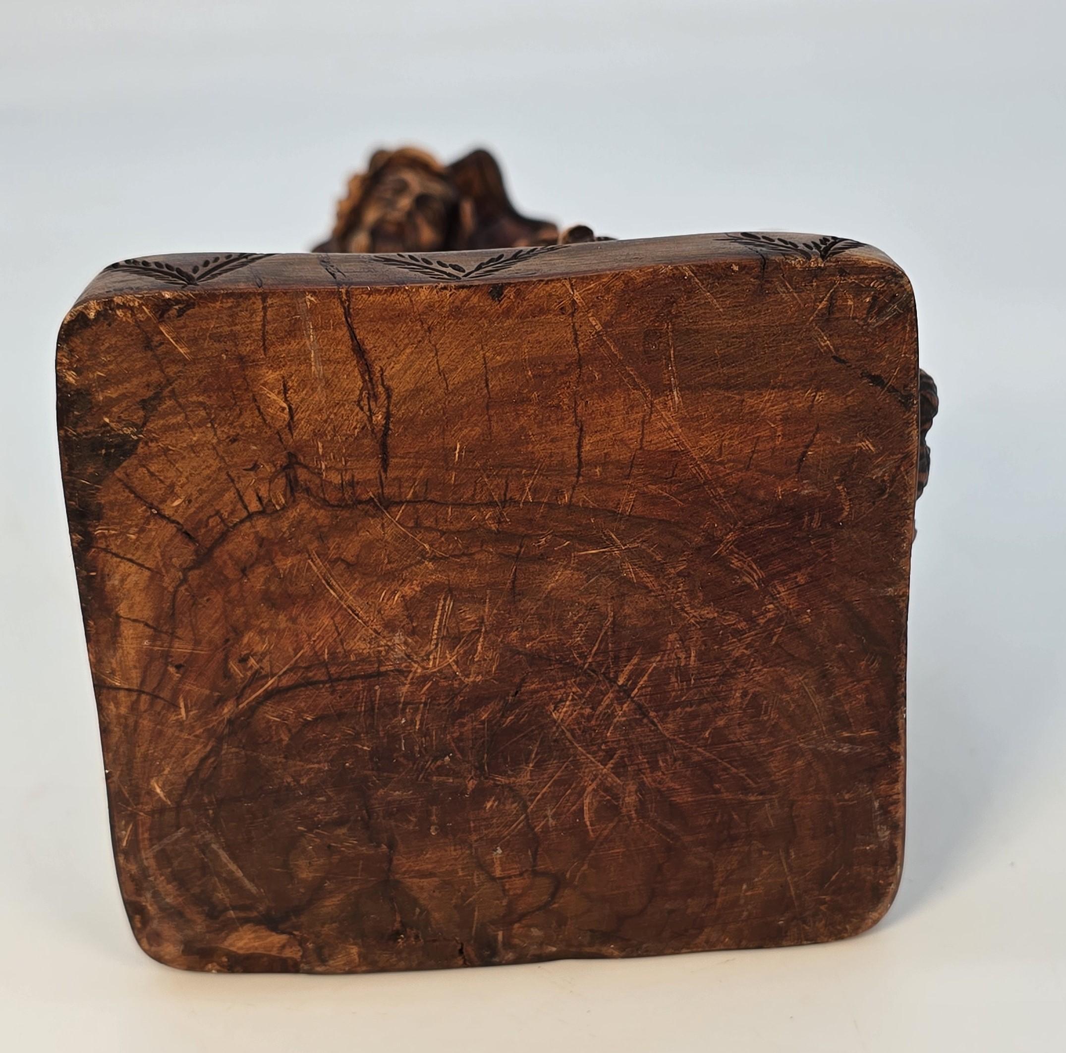 Groupe de personnages ecclésiastiques italiens en bois d'olivier sculpté, vers 1880 en vente 5