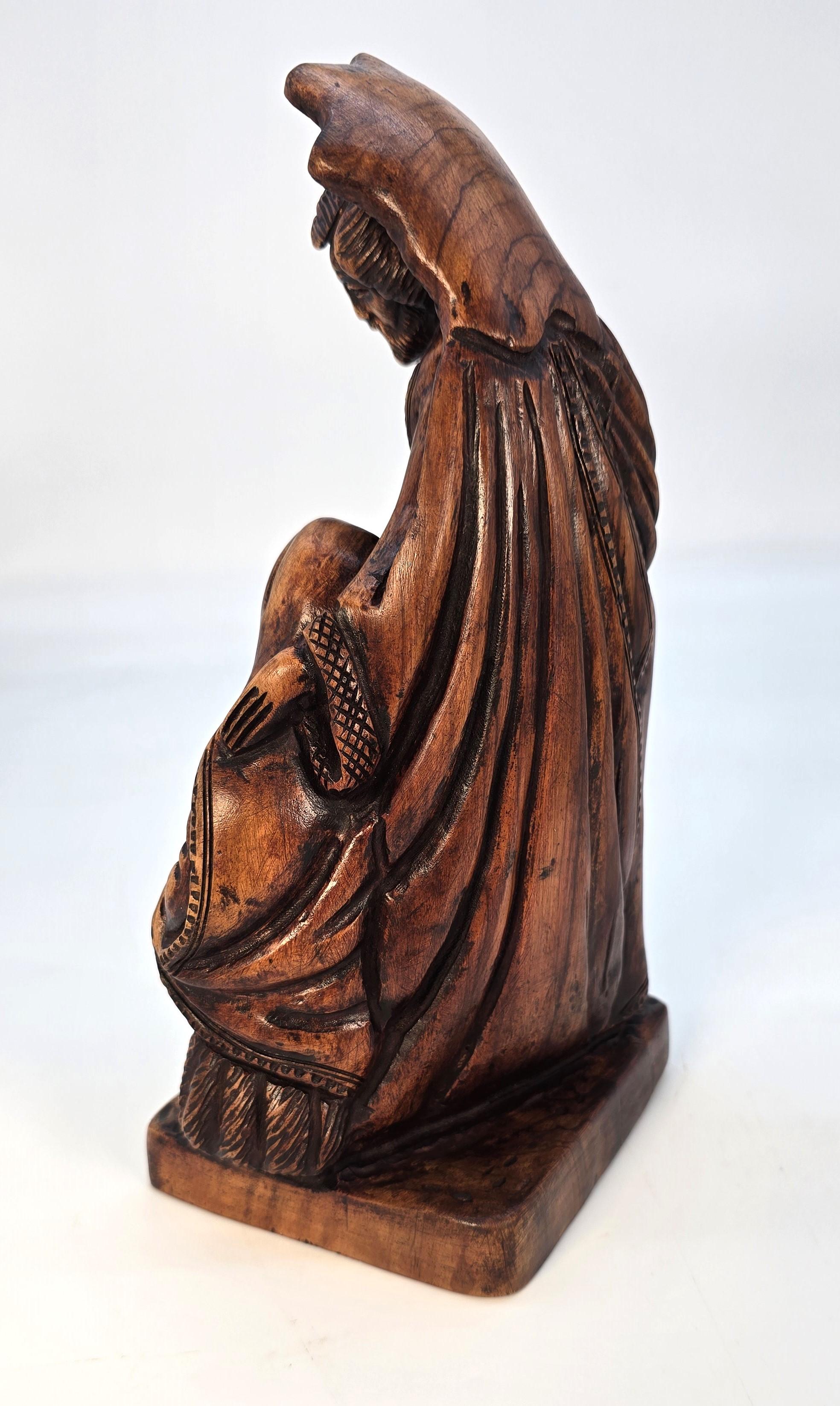 Groupe de personnages ecclésiastiques italiens en bois d'olivier sculpté, vers 1880 Bon état - En vente à Central England, GB