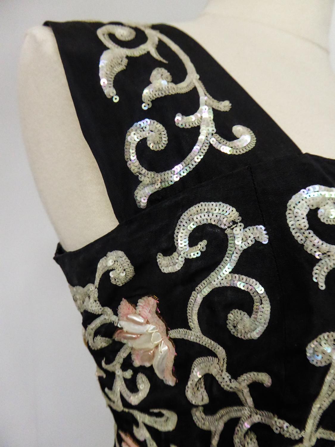 An Edward Molyneux Couture Long Embroidered Evening Dress Circa 1950 In Good Condition In Toulon, FR