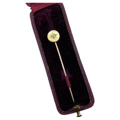 An Edwardian 15K Yellow Gold & 0.10ct Old-European Cut Diamond Stick Pin
