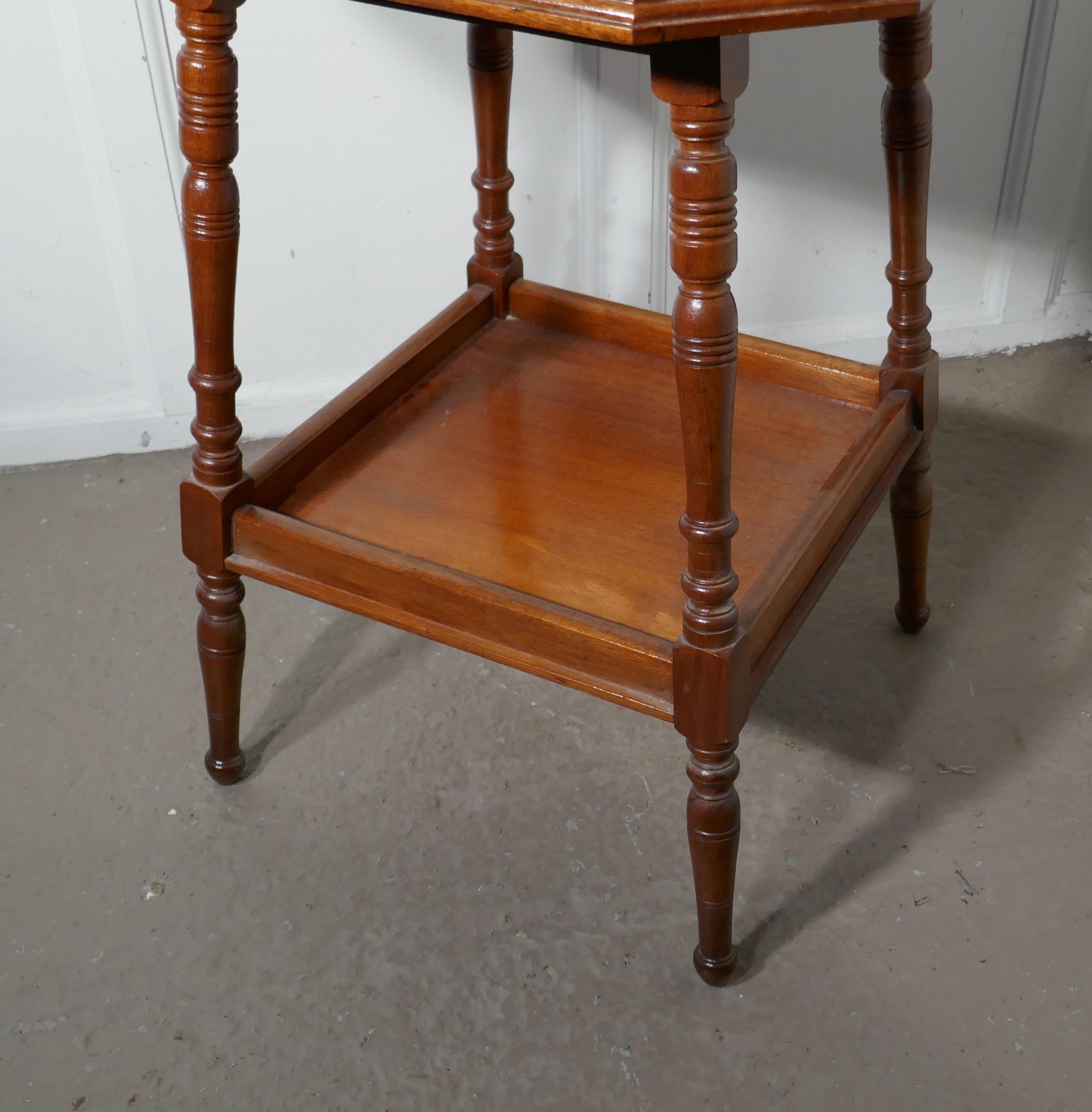 Early 20th Century Edwardian Blonde Mahogany Étagère or Occasional Table