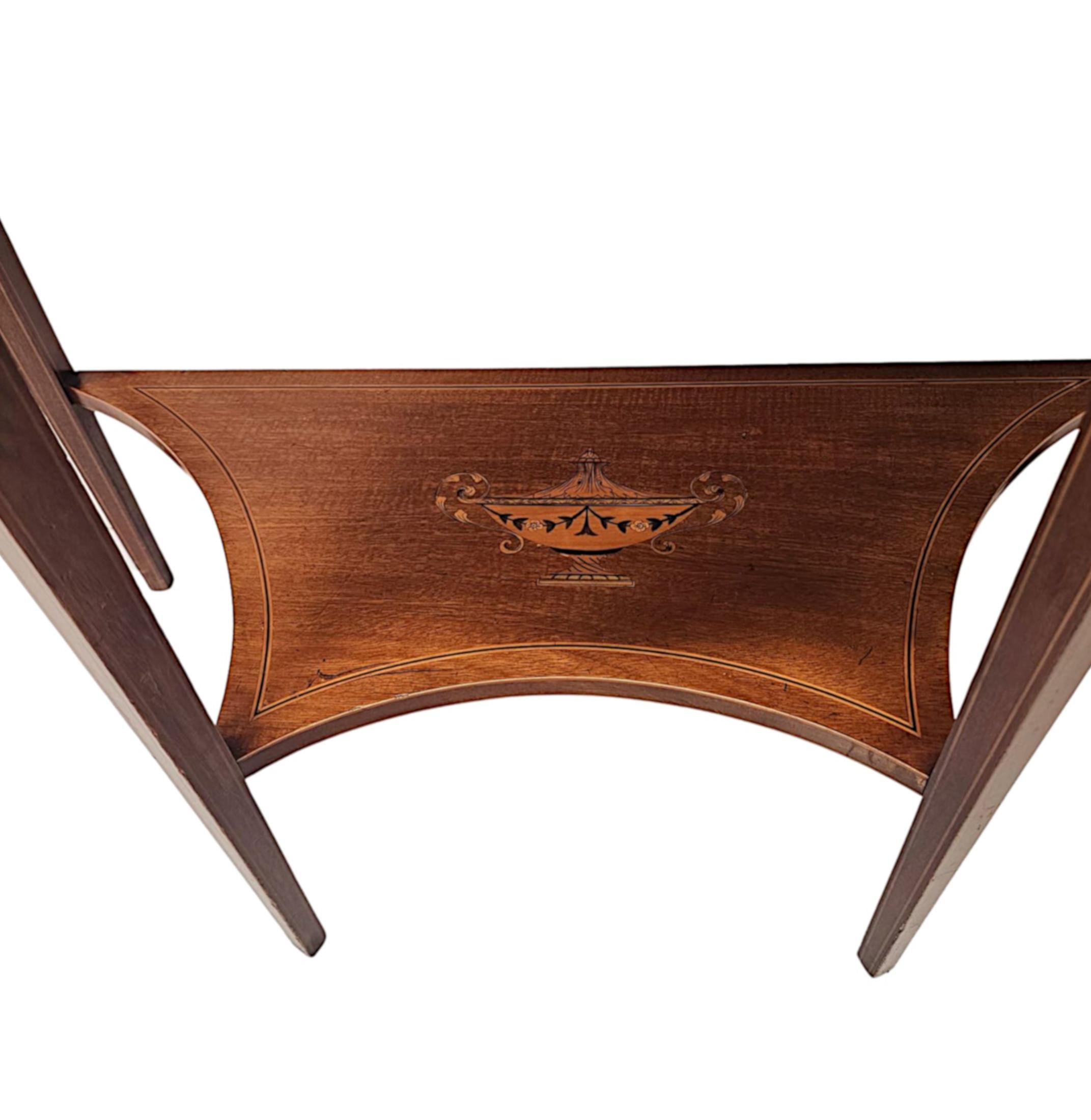 Table d'entrée édouardienne Demilune attribuée à Edward and Roberts'e en vente 2