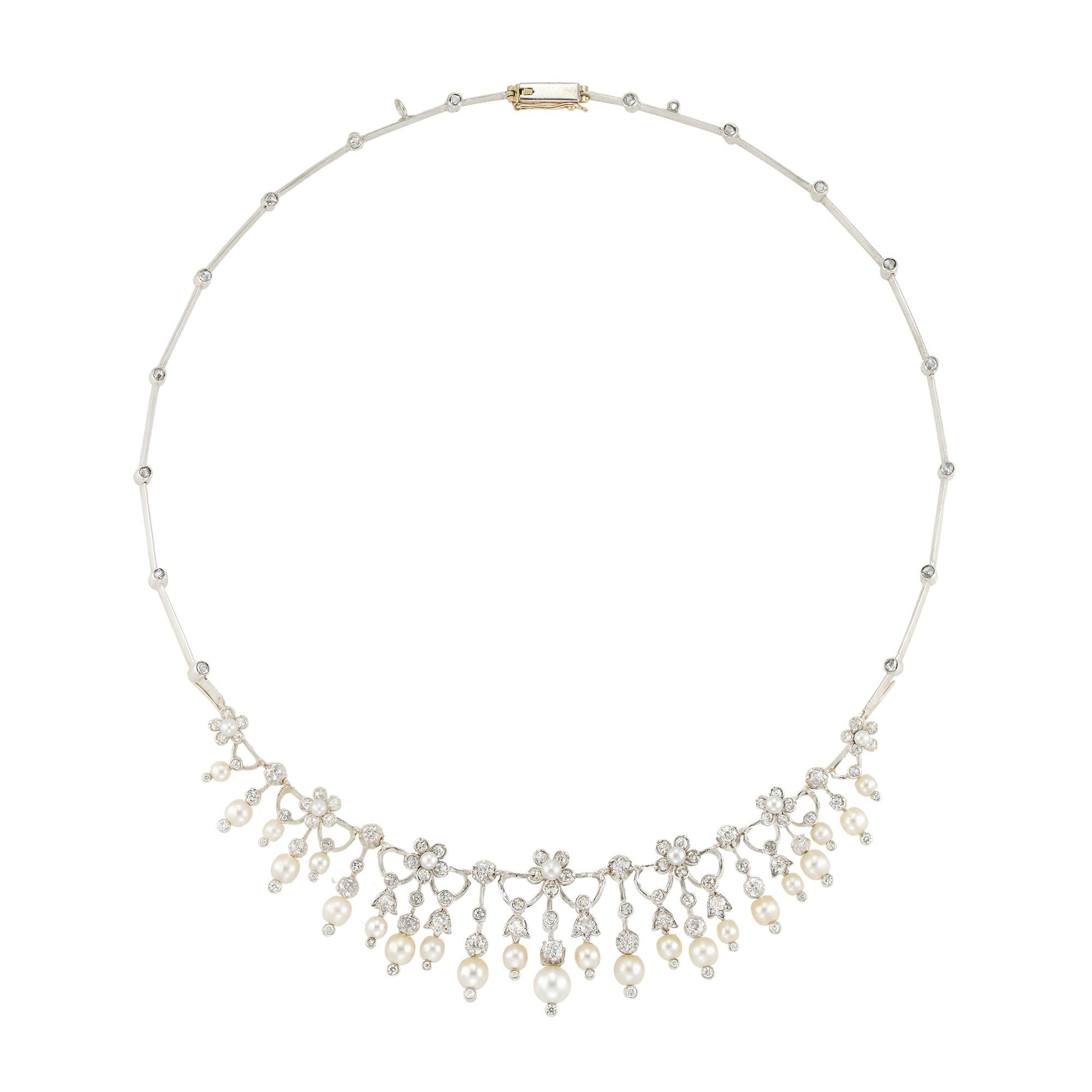An Edwardian diamond and pearl-set tiara/necklace In Good Condition For Sale In London, GB