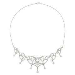 Una collana edoardiana con diamanti incastonati