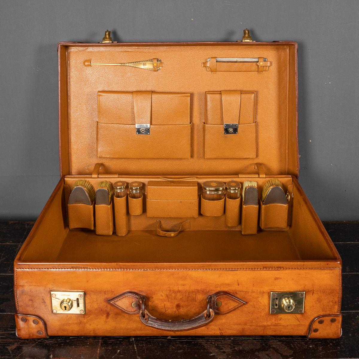 An Edwardian Dressing Case With Silver Accessories By Walker & Hall c.1928 For Sale 1