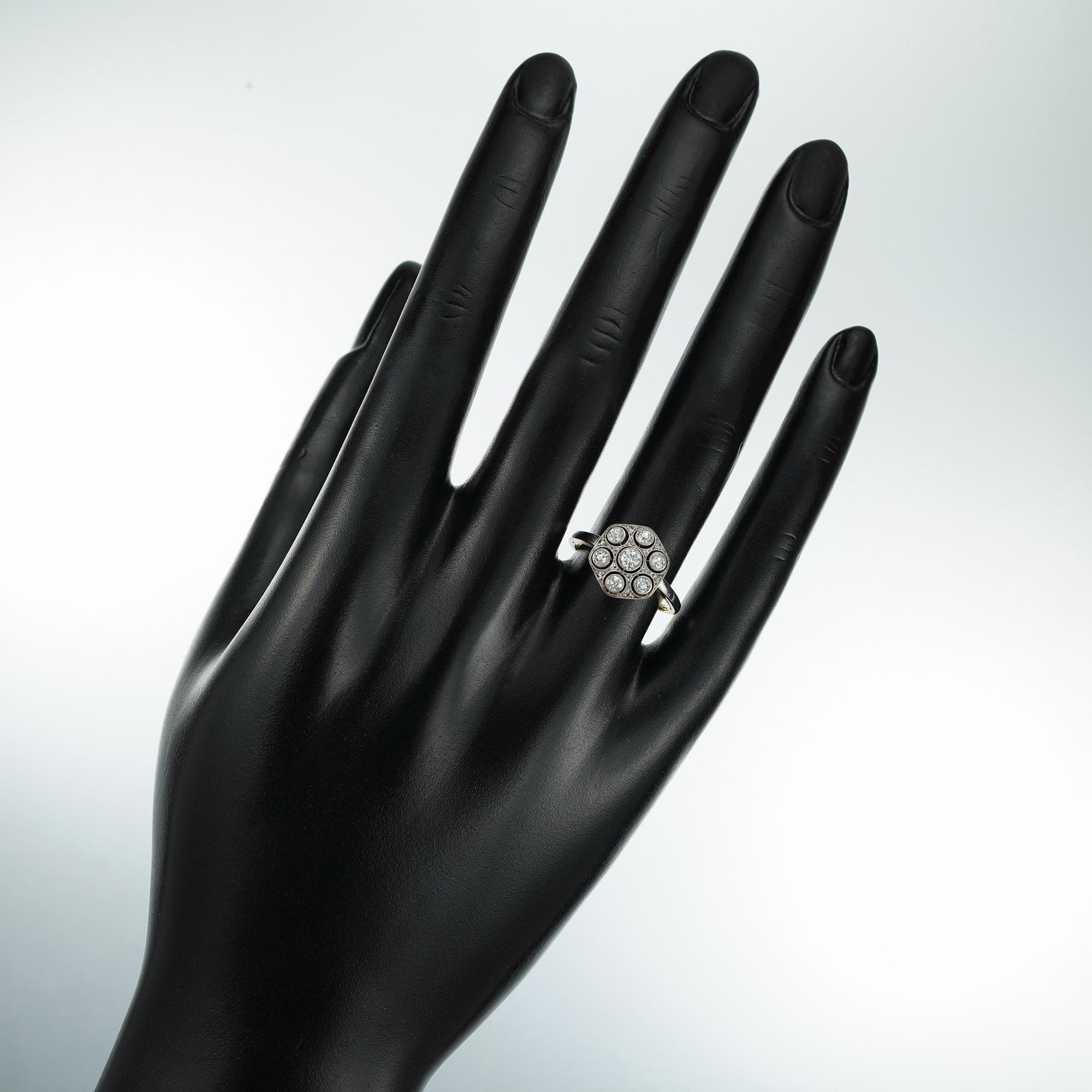 Sechseckiger Diamantring im viktorianischen Stil mit Täfelung (Alteuropäischer Schliff) im Angebot