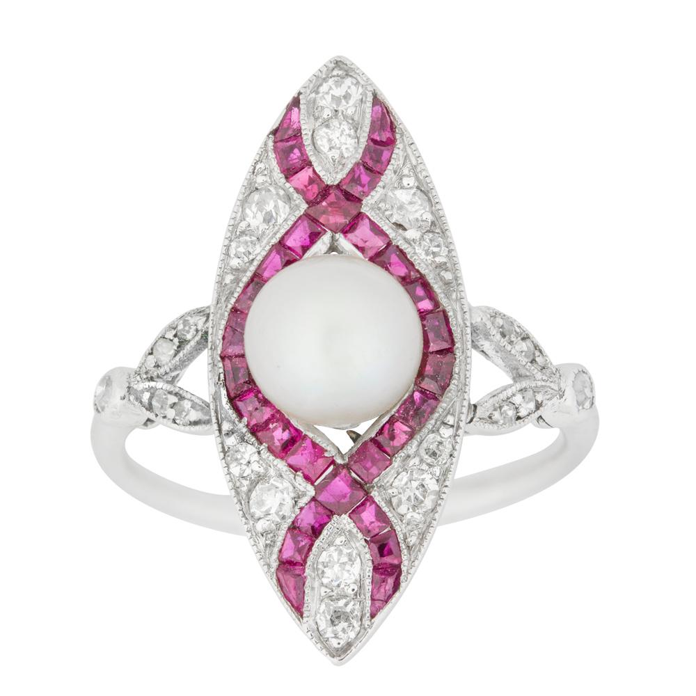 Edwardian Marquise Diamond Pearl and Ruby Ring In Good Condition For Sale In London, GB