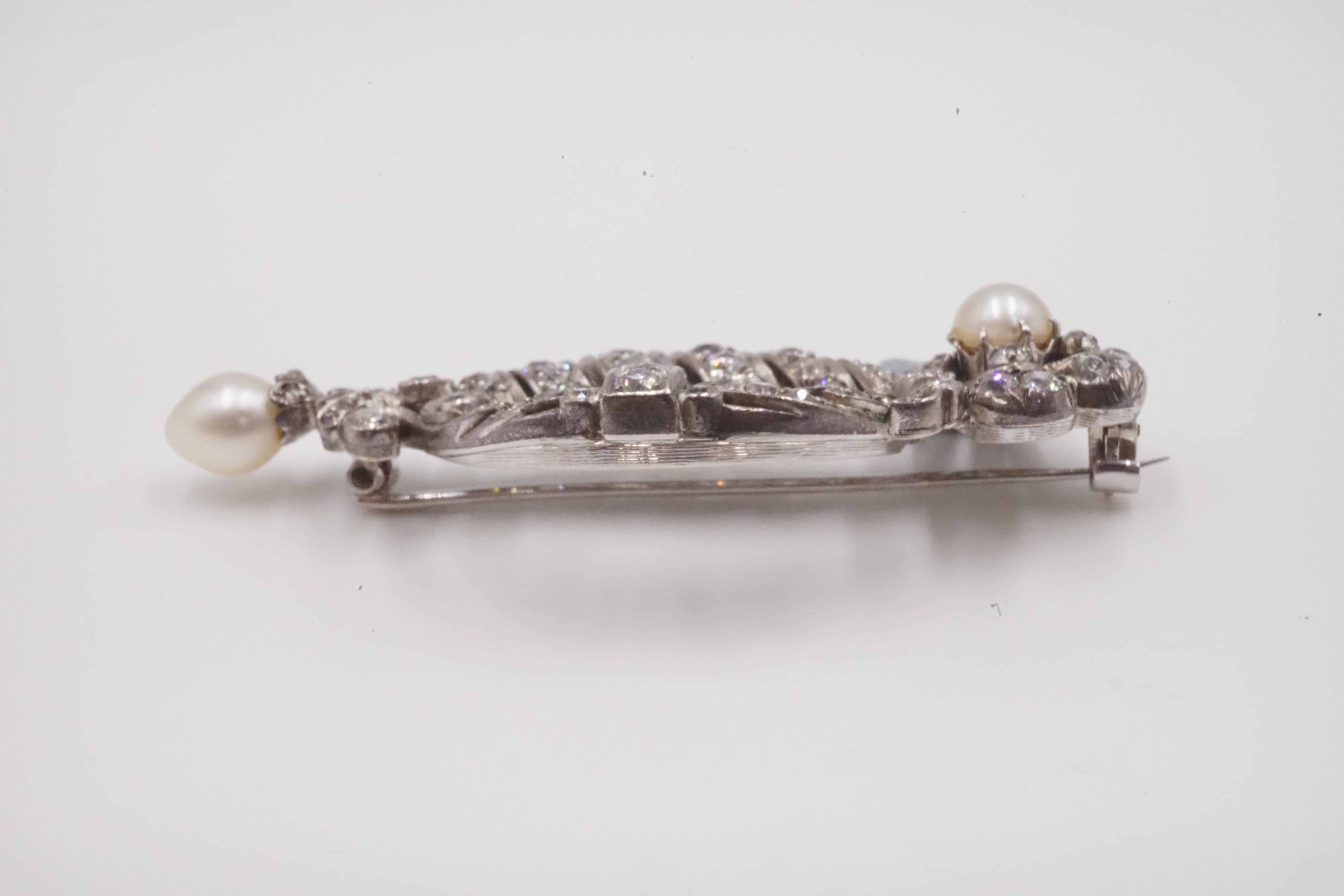 Edwardian Natural Pearl, Diamond and Platinum Ceremonial Sword Brooch In Good Condition For Sale In London, GB