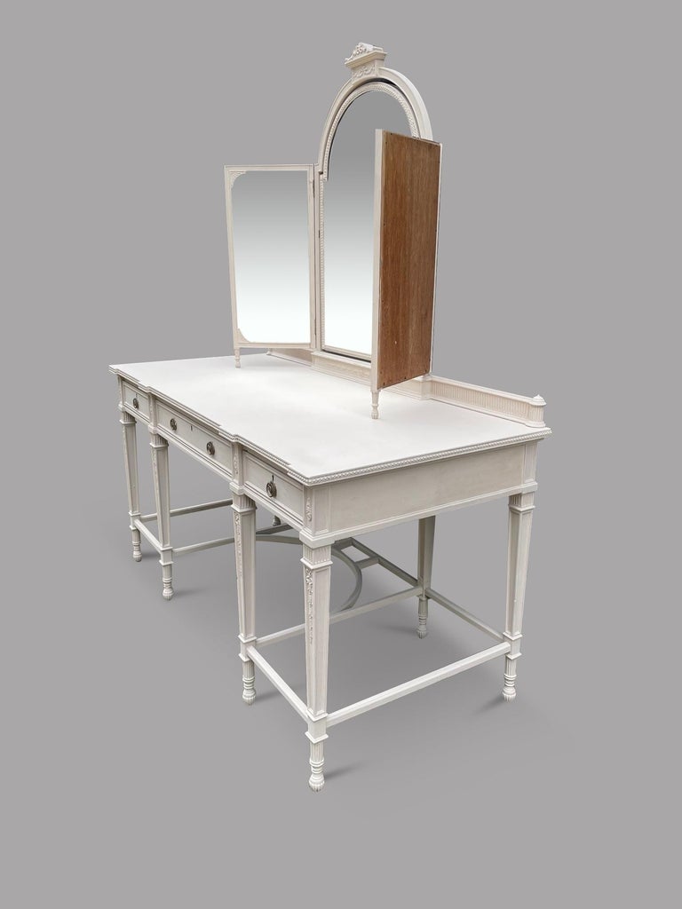 Edwardian Painted Mahogany Dressing Table For Sale at 1stDibs