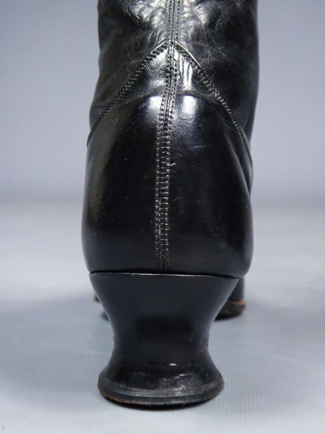 An Edwardian Pair of woman's leather boots - French Belle Epoque Circa 1895 In Excellent Condition In Toulon, FR