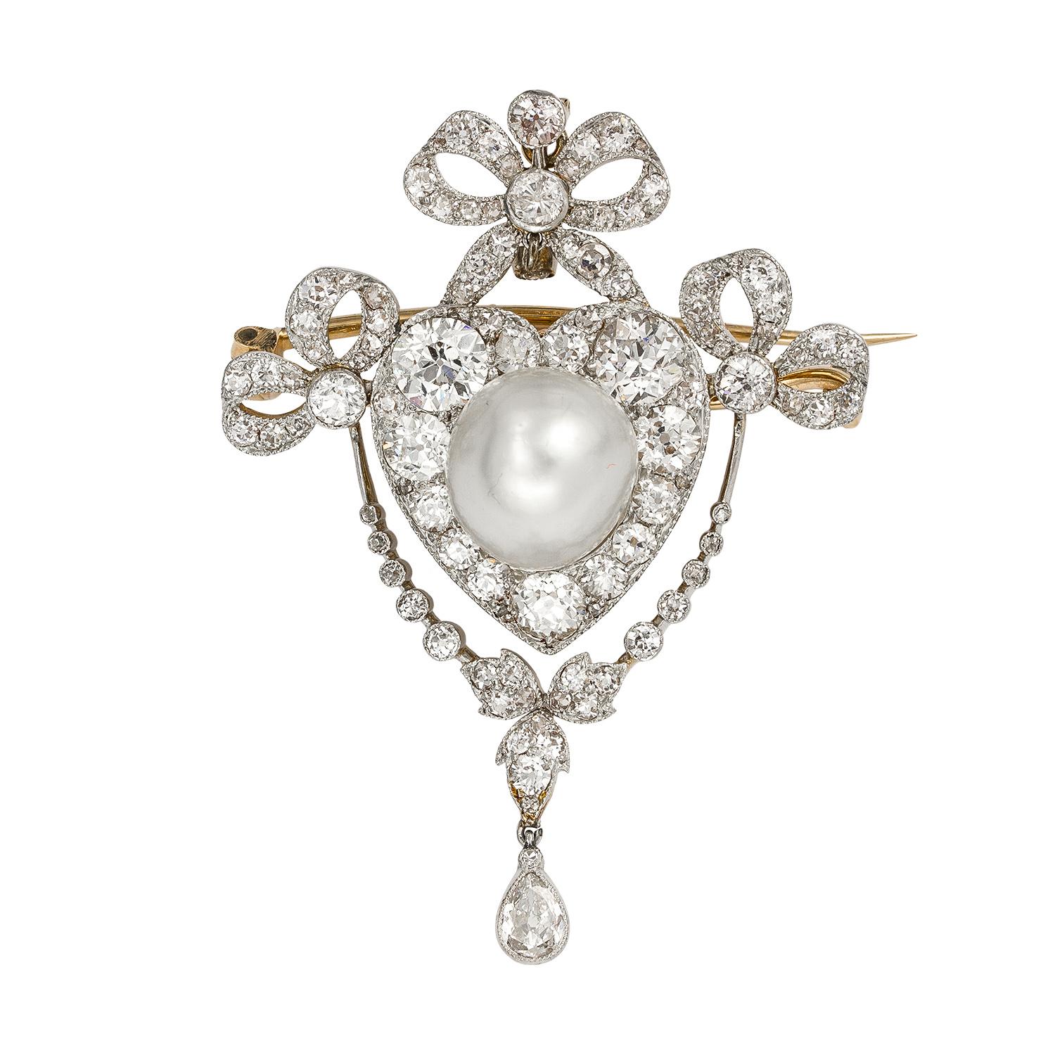 Taille brillant Broche/pendentif édouardien en perles et diamants en vente