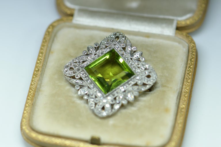 Women's or Men's Edwardian Peridot and Diamond Platinum Brooch For Sale