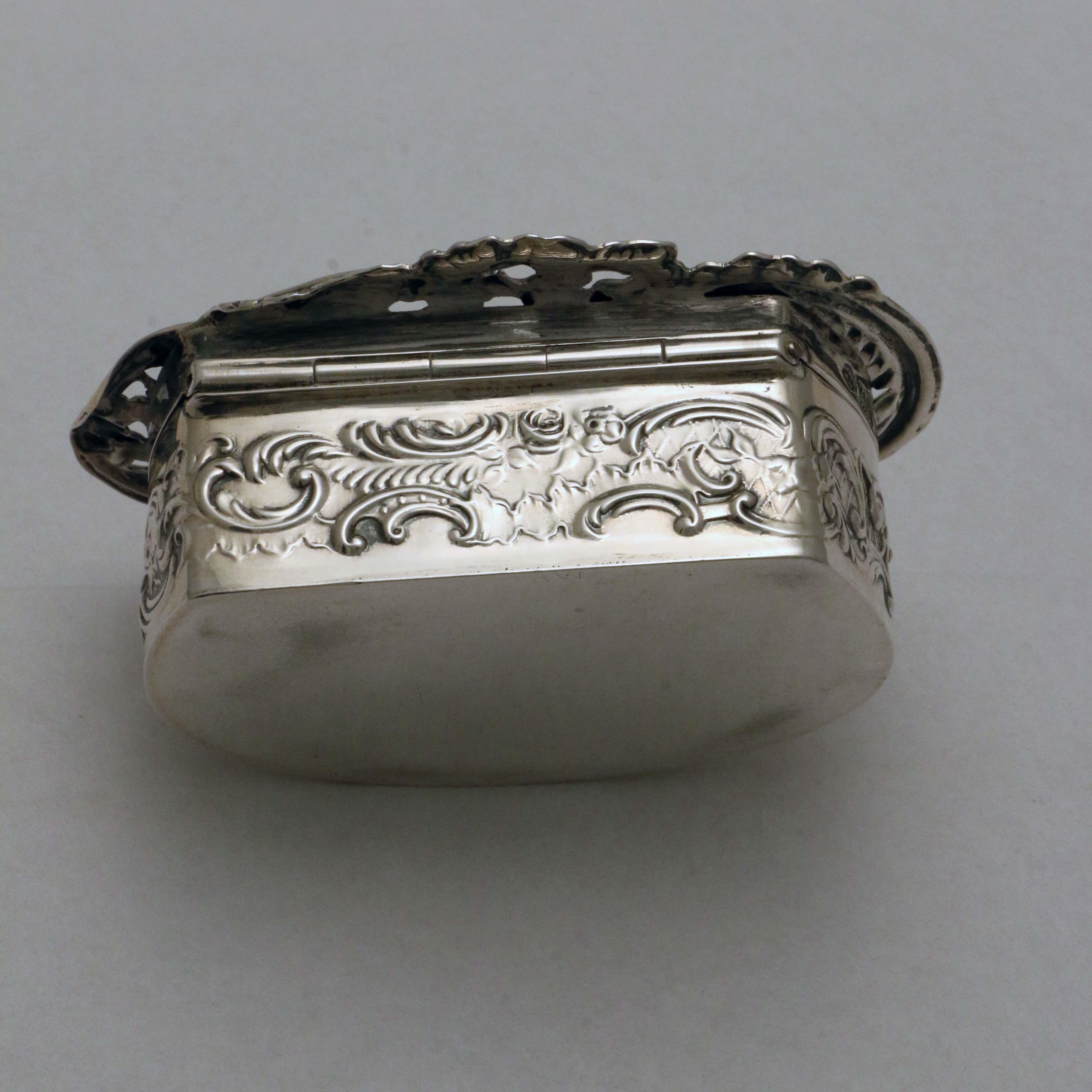 Edwardian Pierced and Repousse Hall Marked Silver  Box For Sale 2