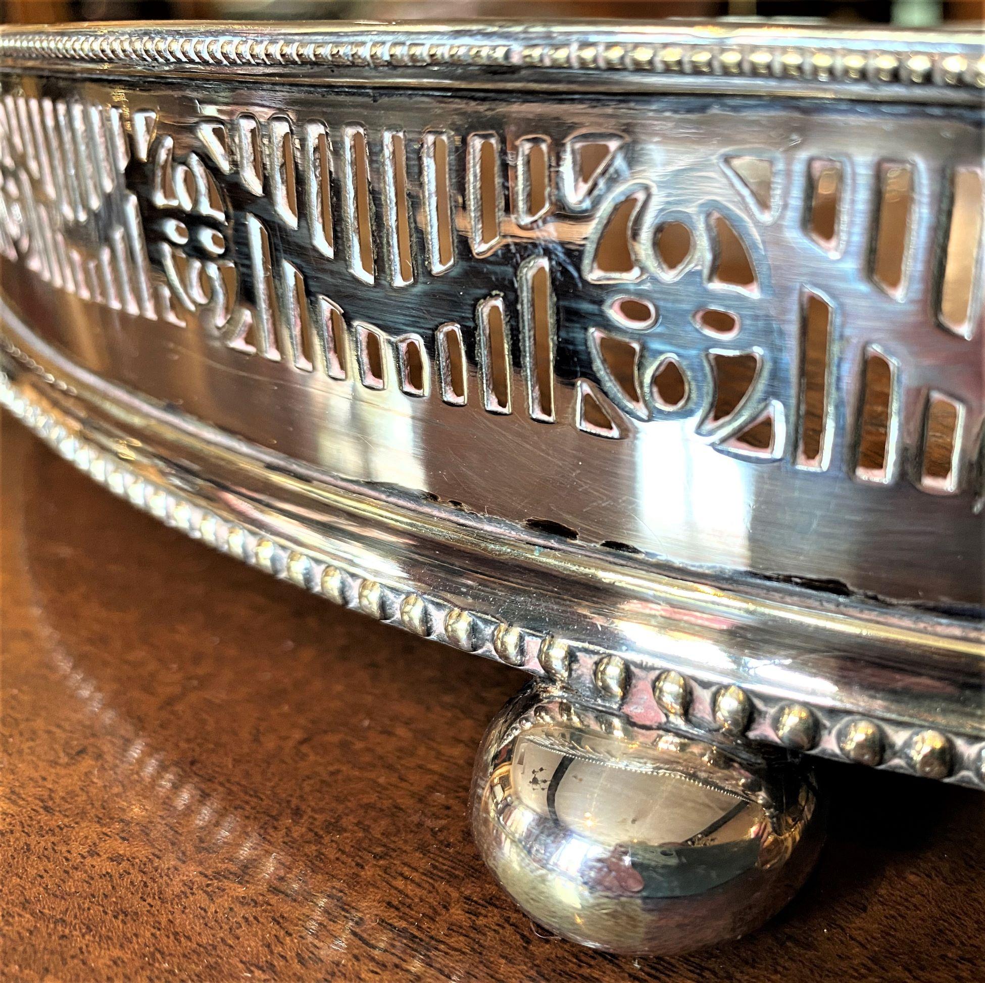 Edwardian Silver Plated and Oak Lined Tray For Sale 4