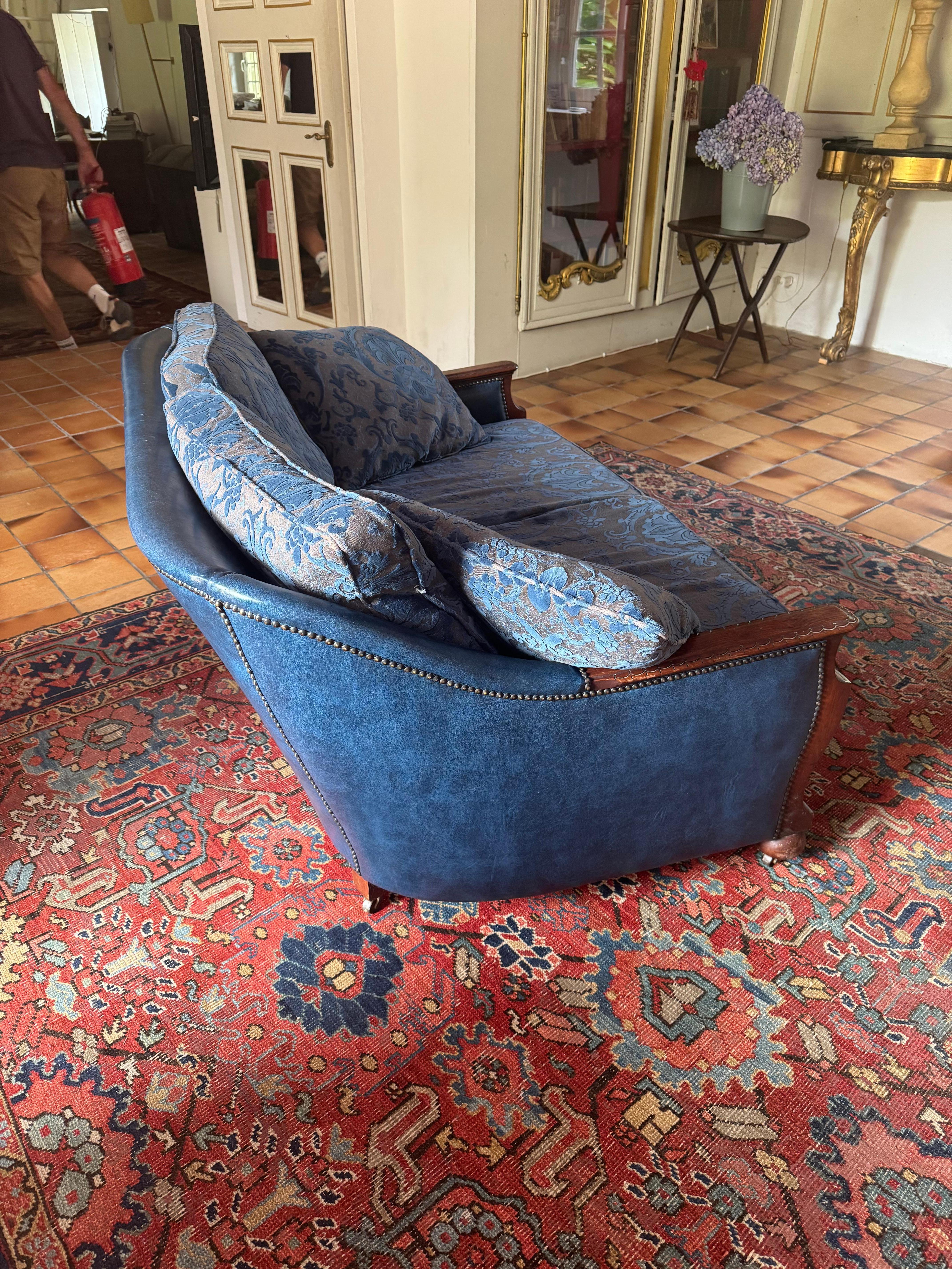 English An Edwardian three piece suite including pair of chairs and sofa For Sale