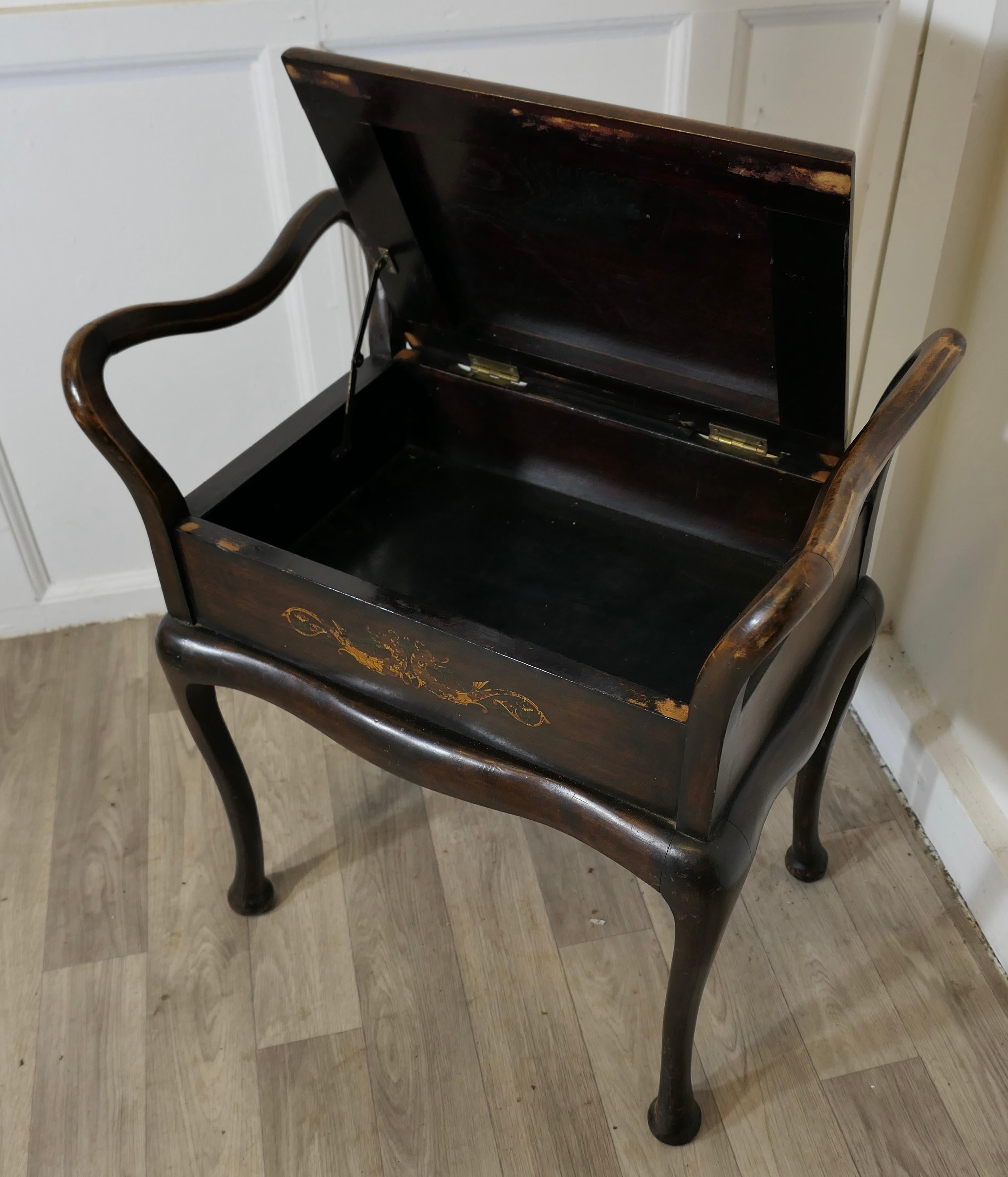 Ein edwardianischer Klavierhocker aus gepolstertem Bugholz im Angebot 3