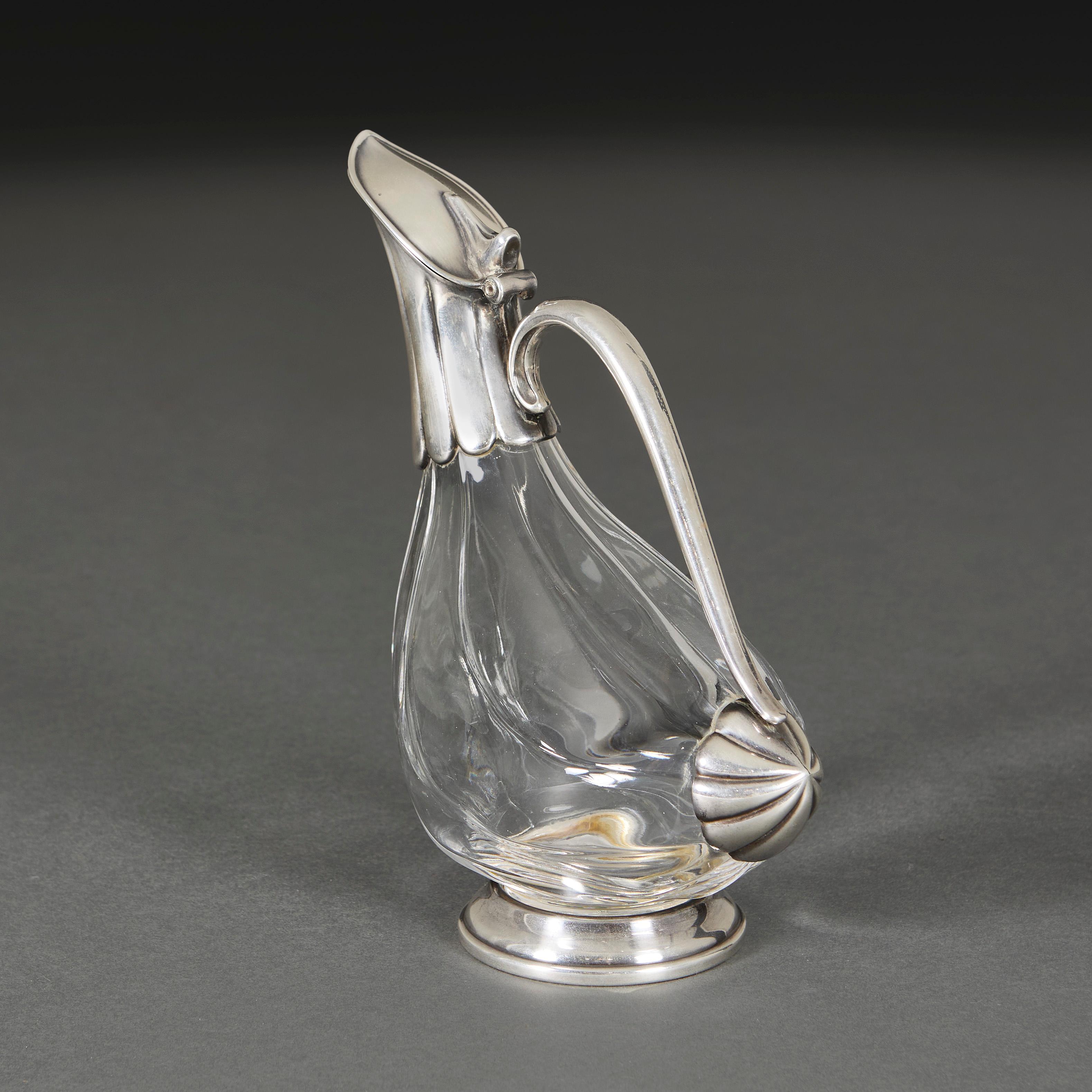 Edoardiano Un decanter per anatre in argento e vetro di stile zoomorfo edoardiano in vendita