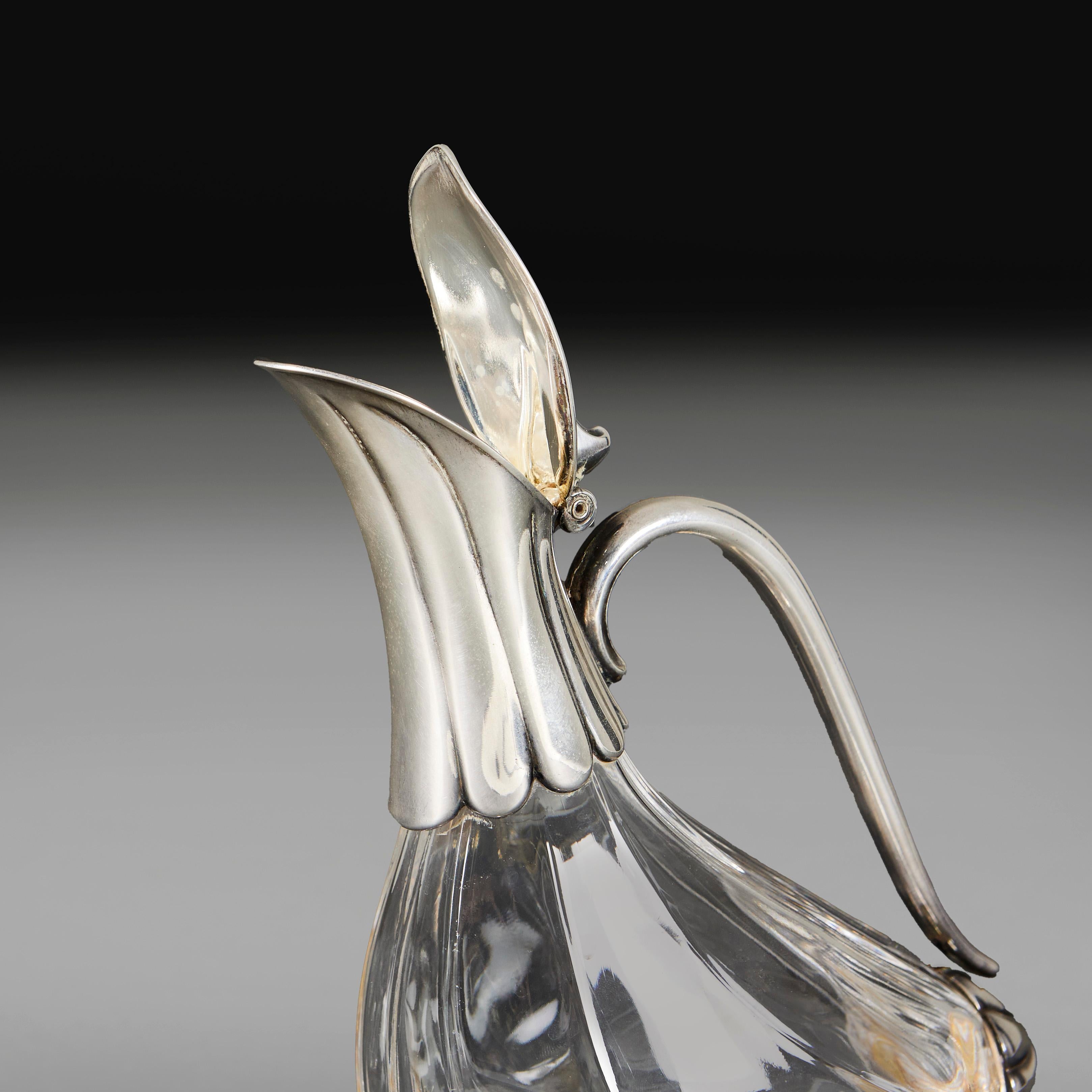 Inglese Un decanter per anatre in argento e vetro di stile zoomorfo edoardiano in vendita