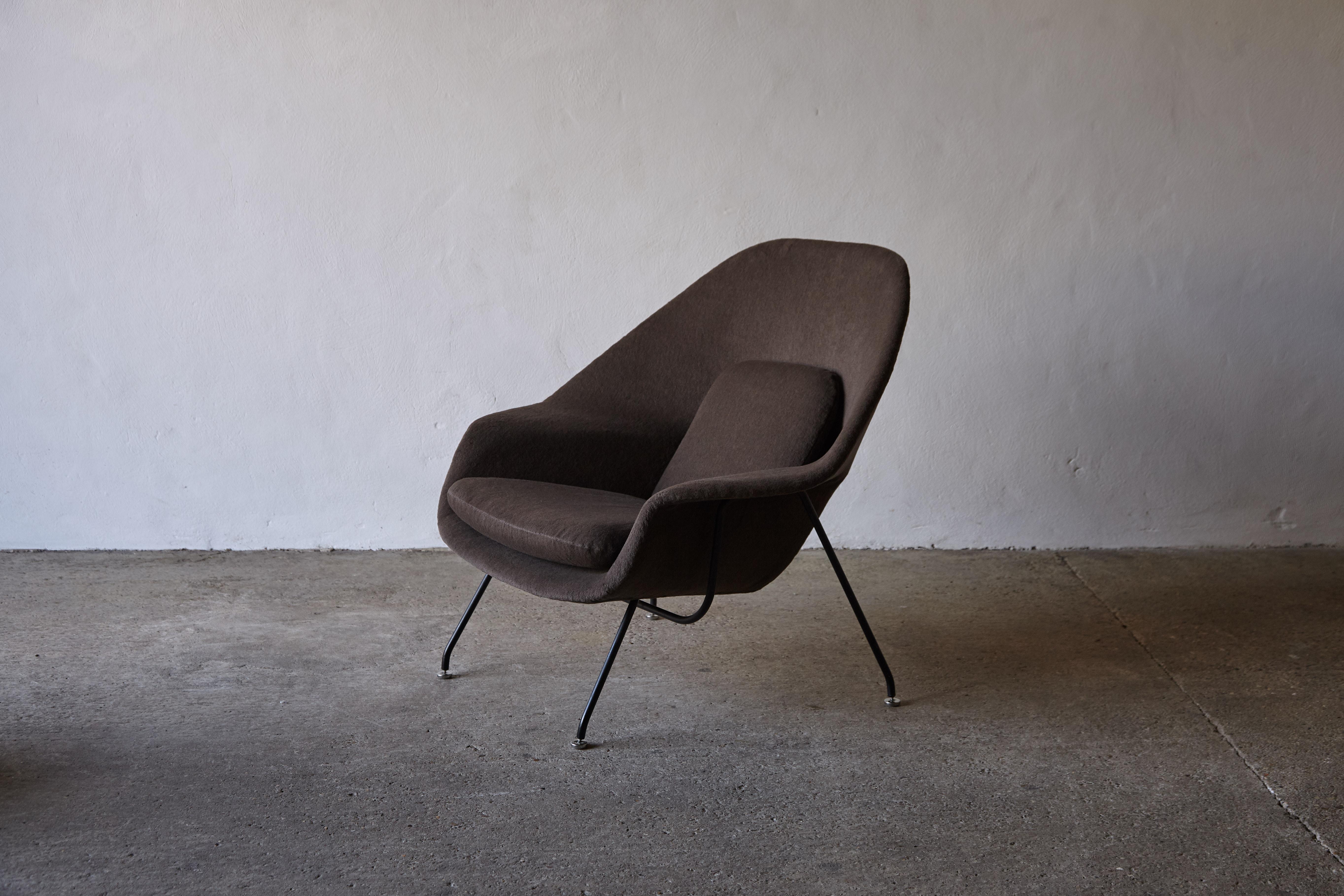 Eero Saarinen Womb Chair and Ottoman, Knoll, USA, 1950s In Good Condition For Sale In London, GB