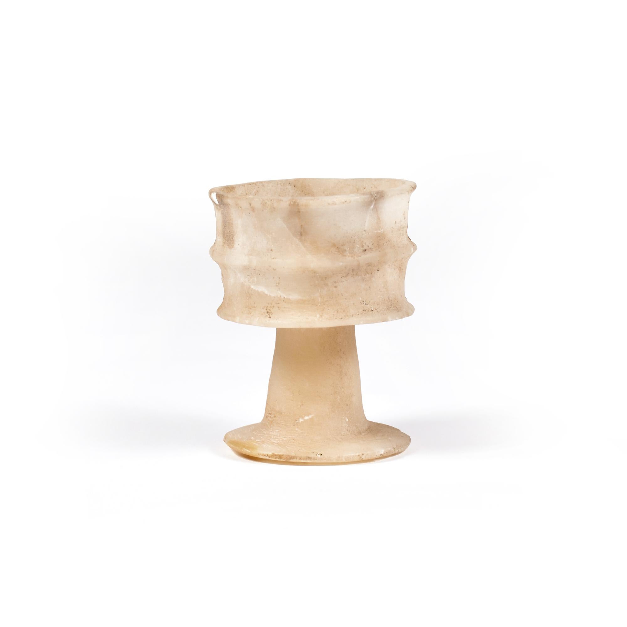 An Egyptian alabaster ribbed cup, New Kingdom, 18th dynasty For Sale 2