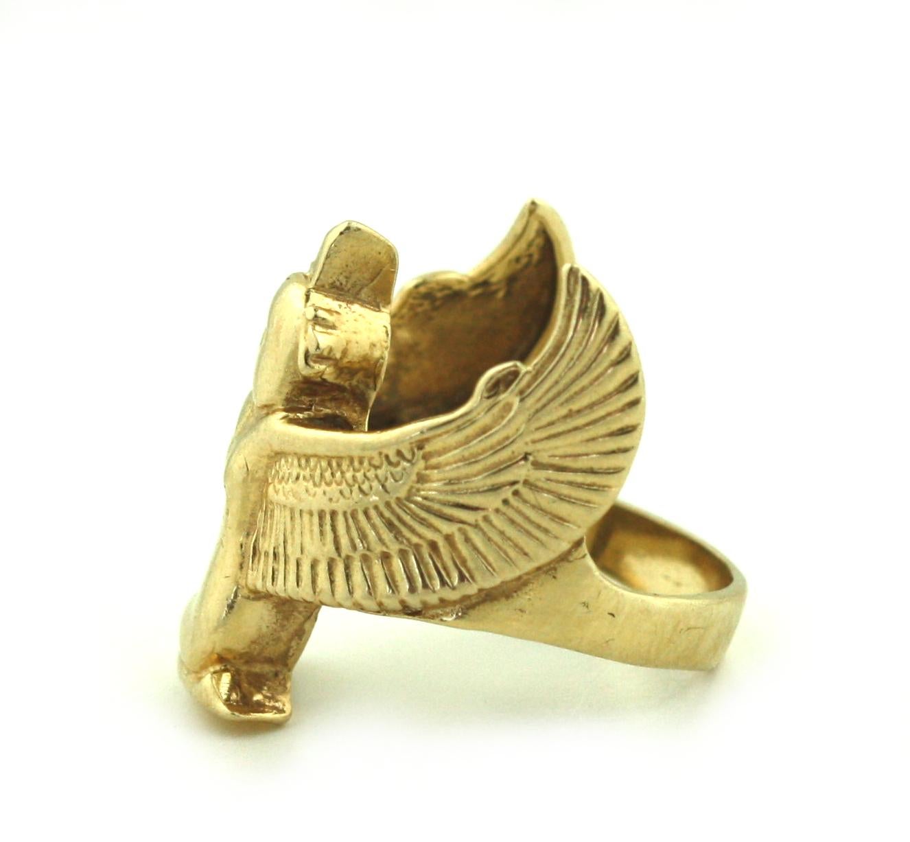 An Egyptian Goddess ISIS 14 karat yellow Gold Ring In Good Condition For Sale In Palm Beach, FL