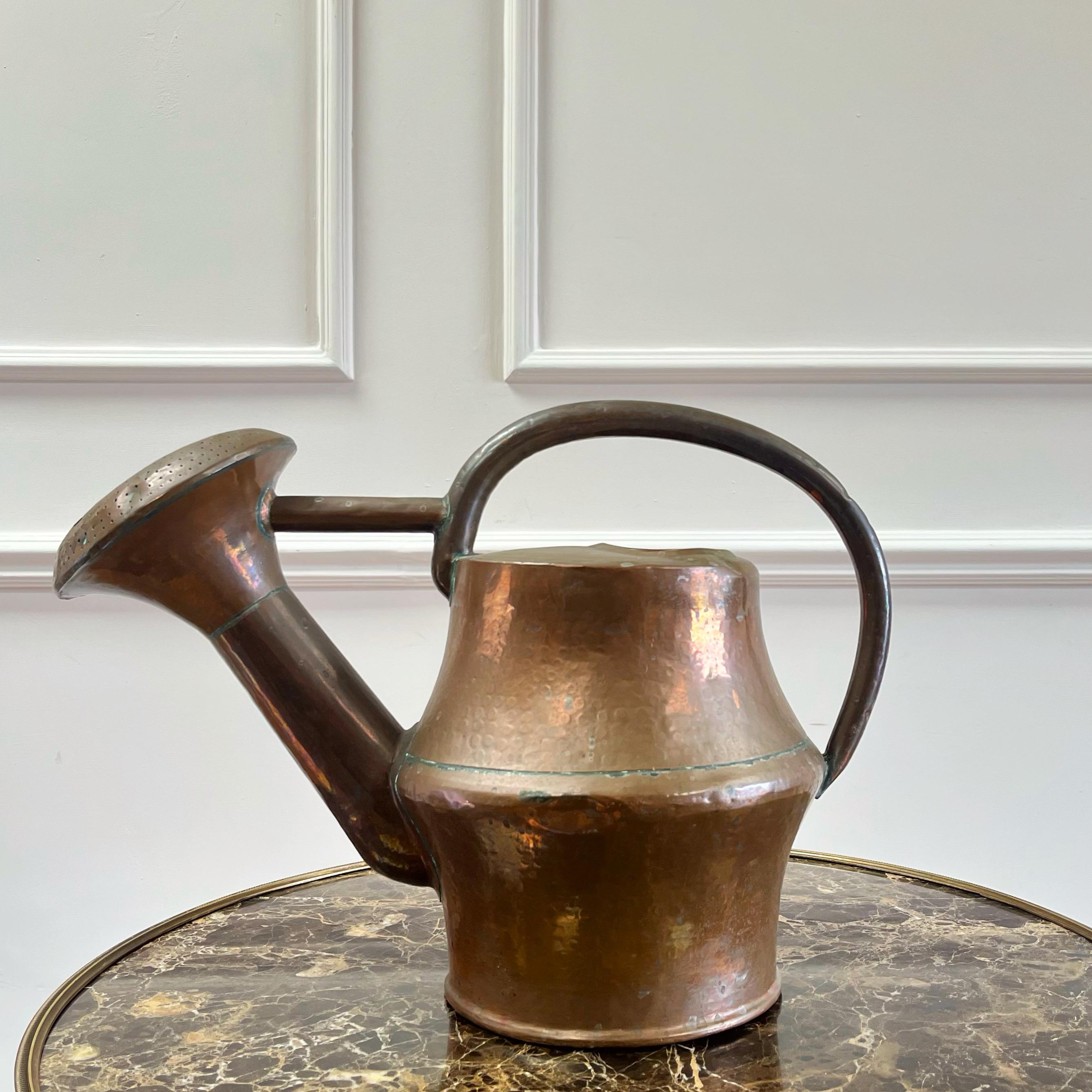 An Eighteenth Century Copper Watering Can In Good Condition For Sale In London, GB