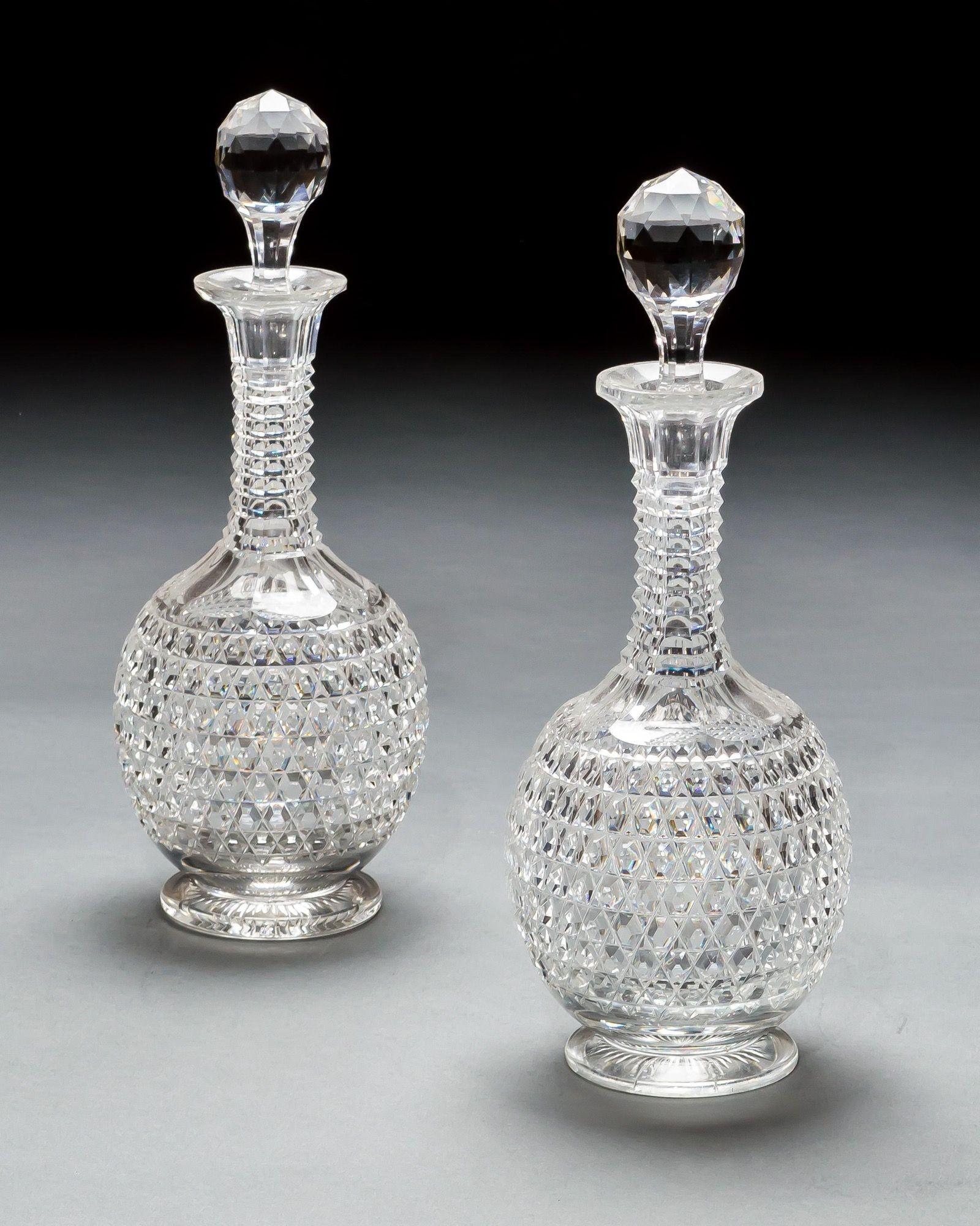 An Elaborately Cut Suite Of Decanter In Good Condition For Sale In Steyning, West sussex