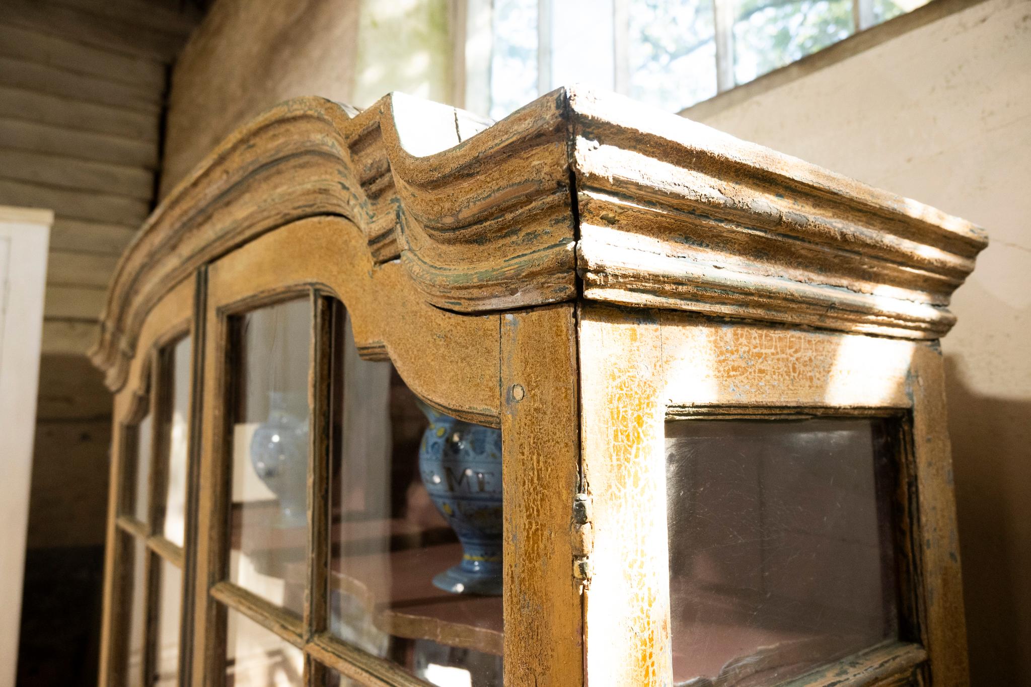 18th Century Dutch Dry Scraped Glazed Vitrine Cabinet For Sale 3