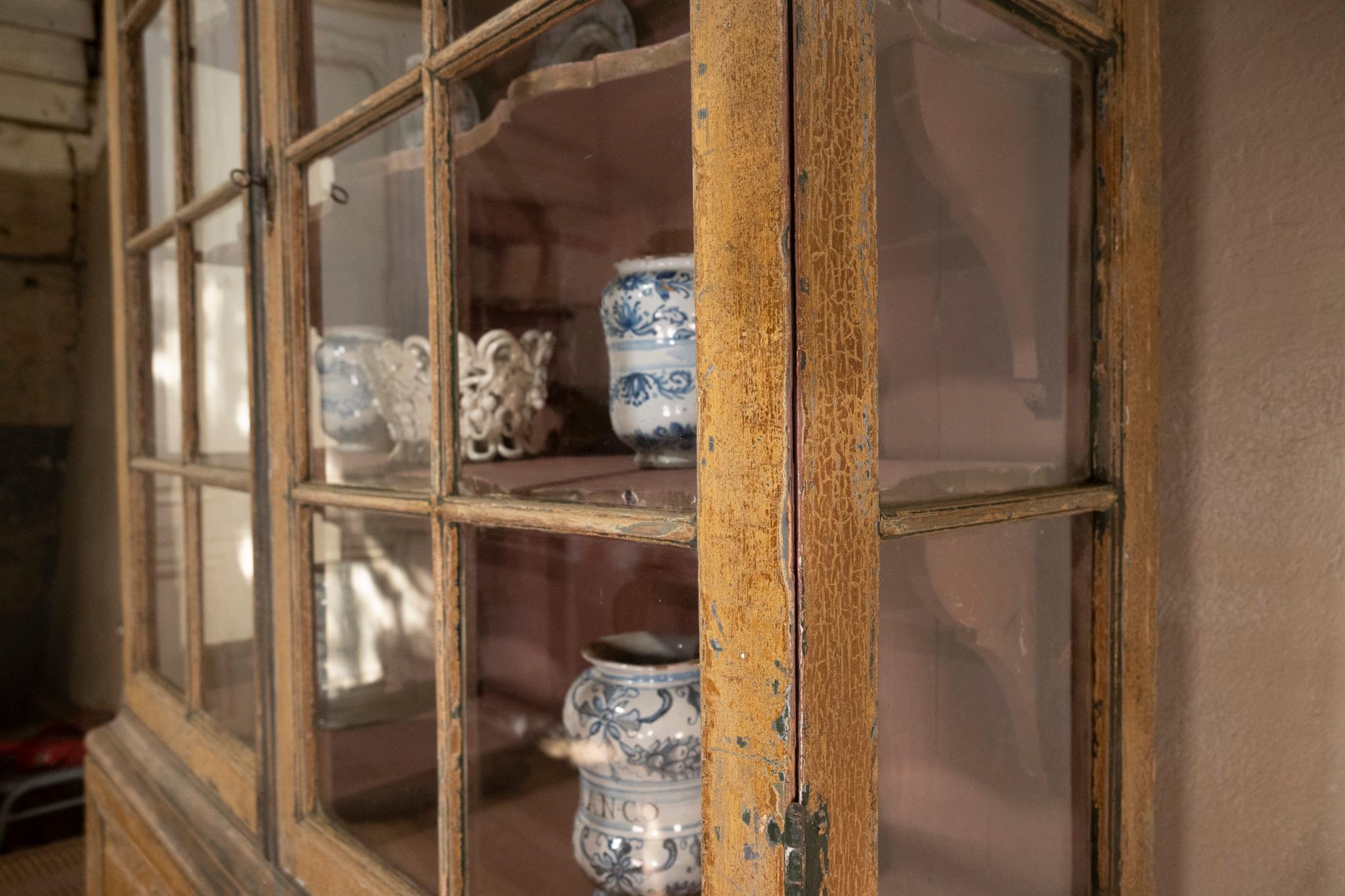 18th Century Dutch Dry Scraped Glazed Vitrine Cabinet In Good Condition For Sale In Basingstoke, Hampshire
