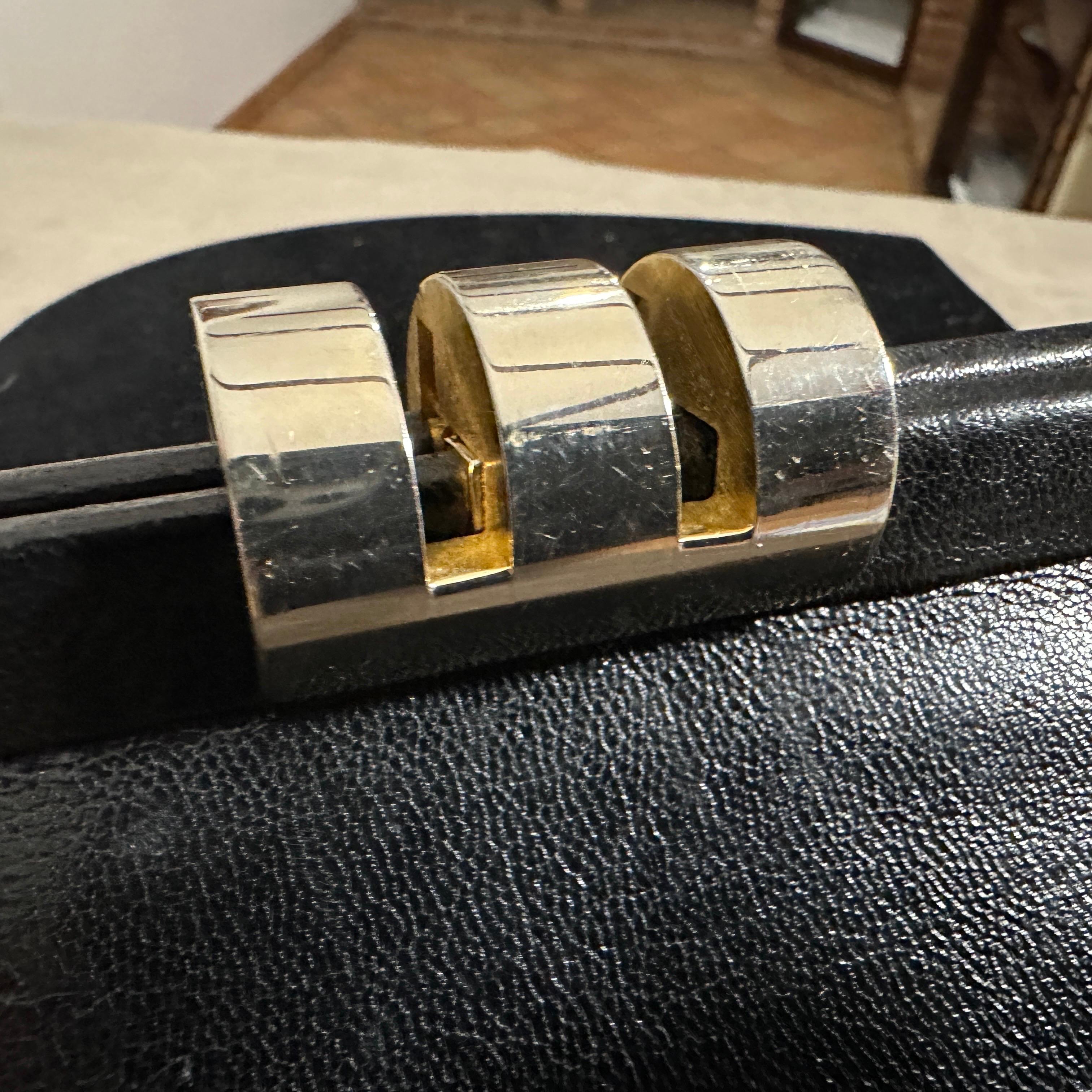 An Elegant 1960s Black leather and Brass Clasp Italian Clutch Bag For Sale 2