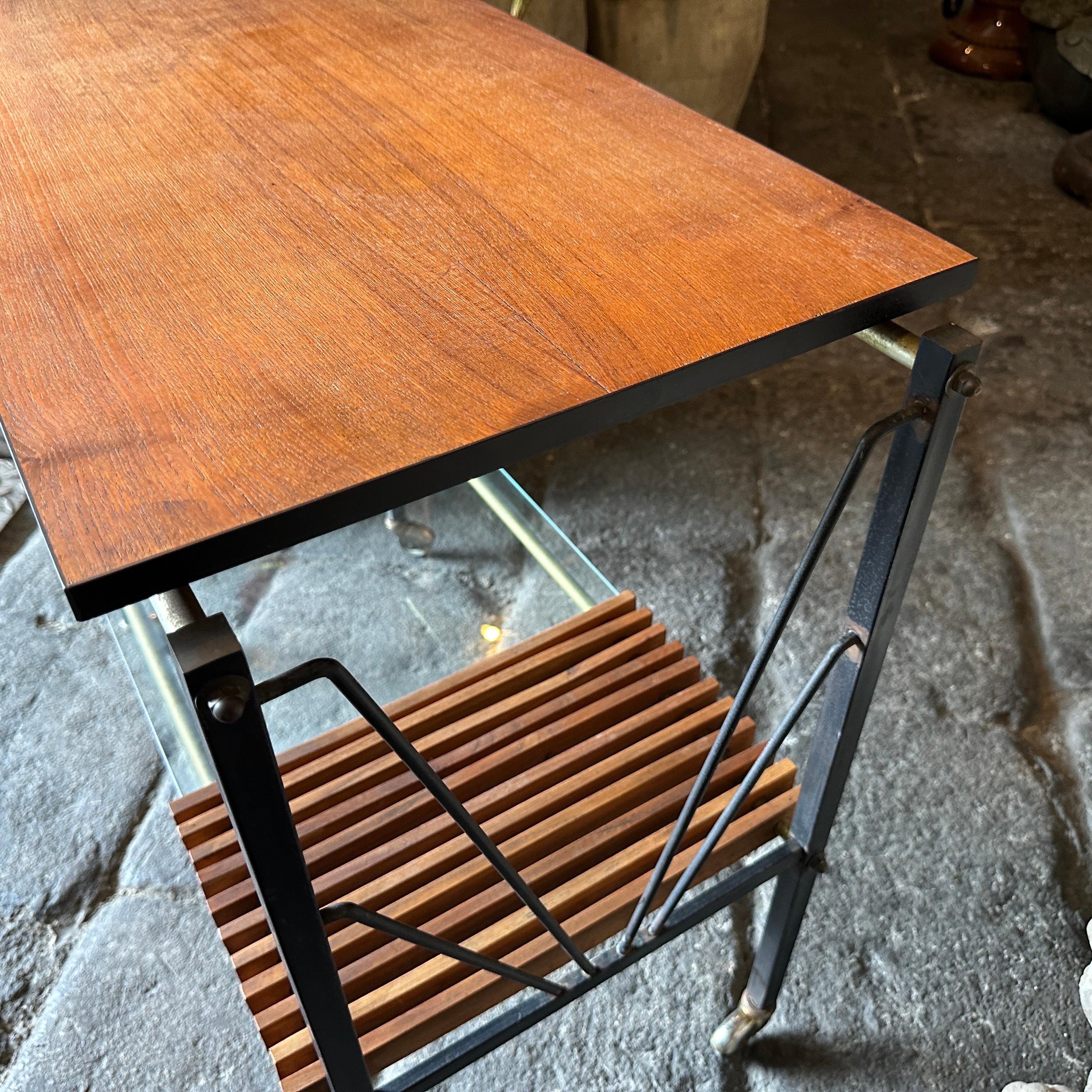 Ein eleganter italienischer rechteckiger Wagen aus der Jahrhundertmitte der 1960er Jahre im Angebot 6