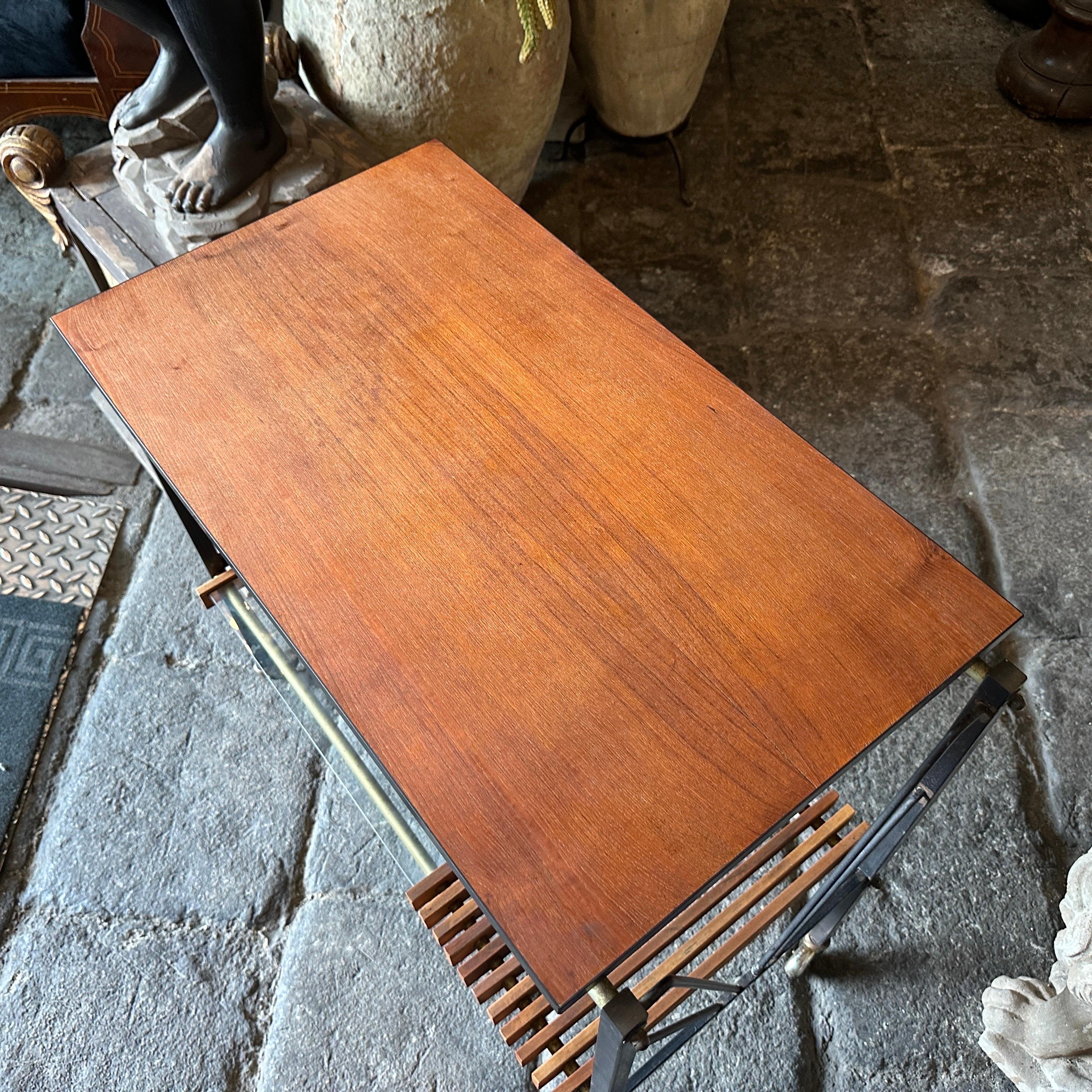 Ein eleganter italienischer rechteckiger Wagen aus der Jahrhundertmitte der 1960er Jahre im Angebot 7