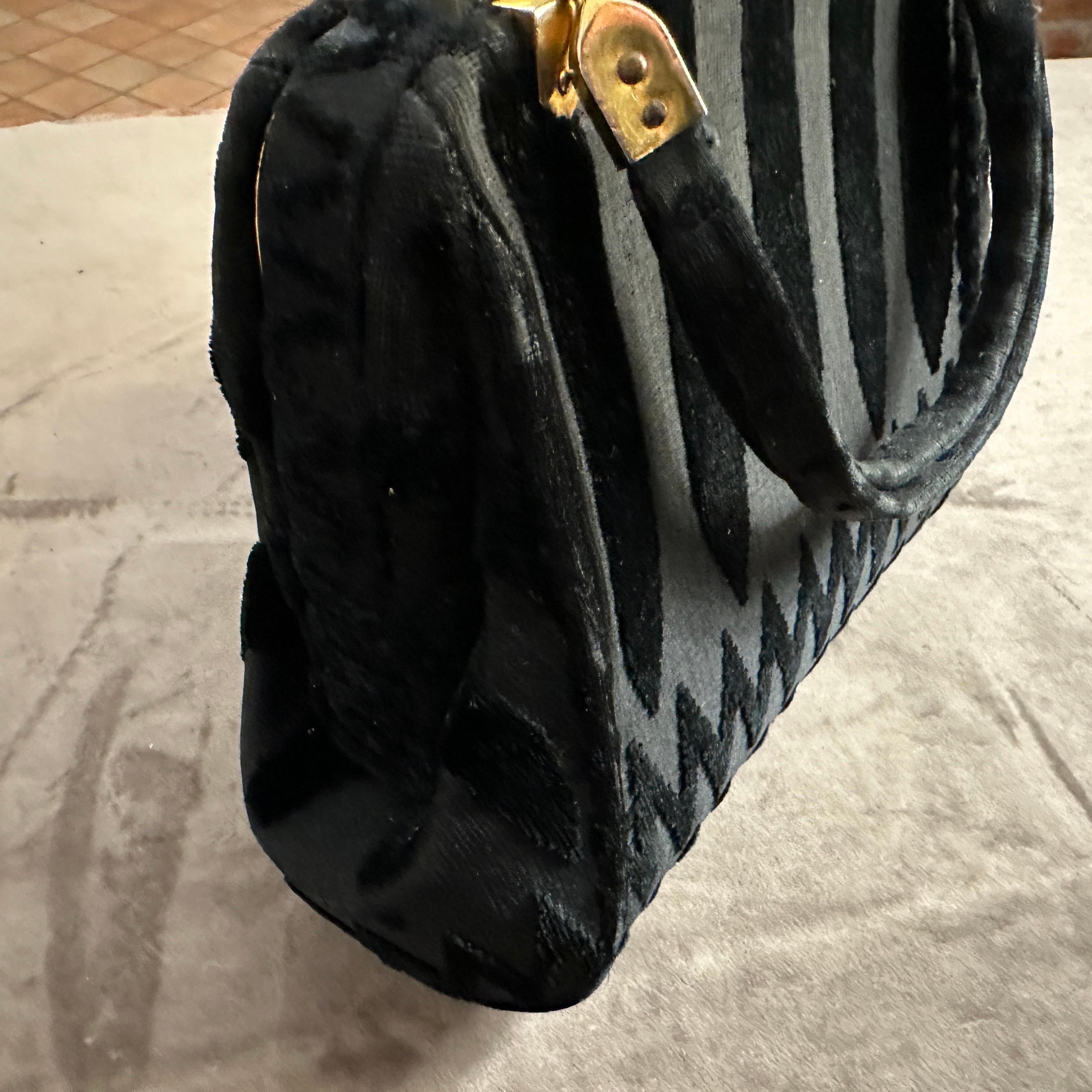 An Elegant 1970s Black Velvet Hand Bag by Roberta di Camerino For Sale 1