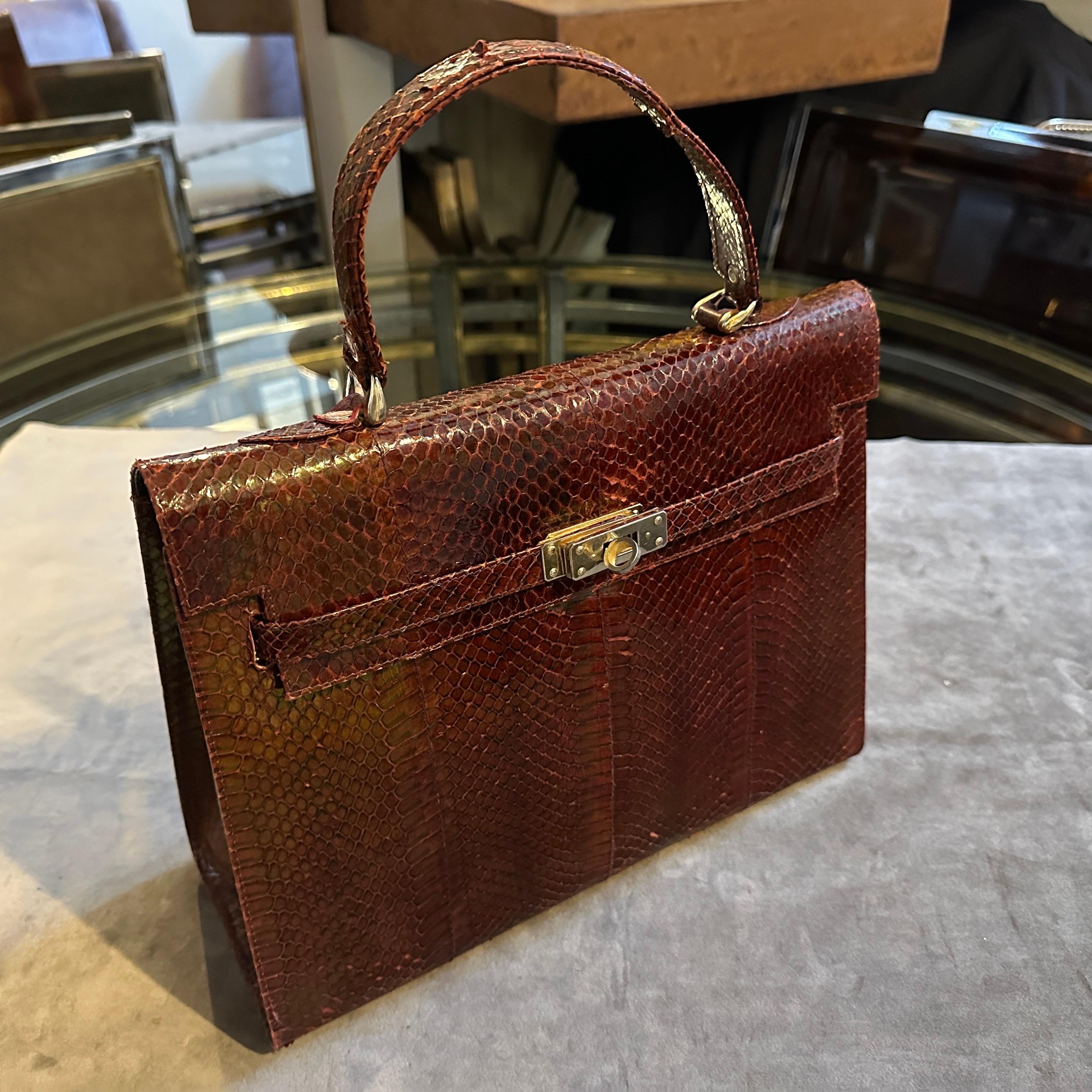 An Elegant 1970s Brown Leather and Brass Kelly Hand Bag For Sale 1
