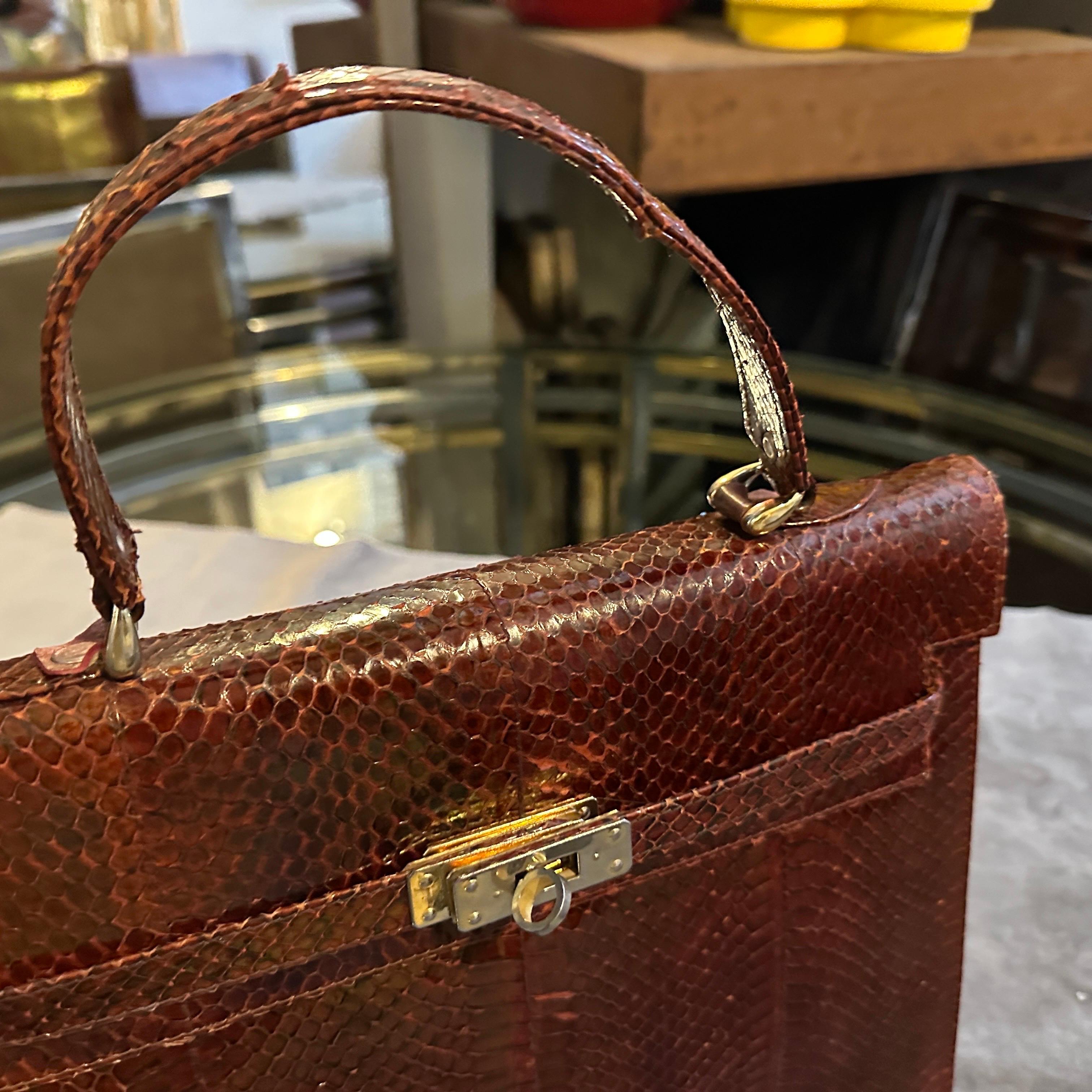 An Elegant 1970s Brown Leather and Brass Kelly Hand Bag For Sale 2