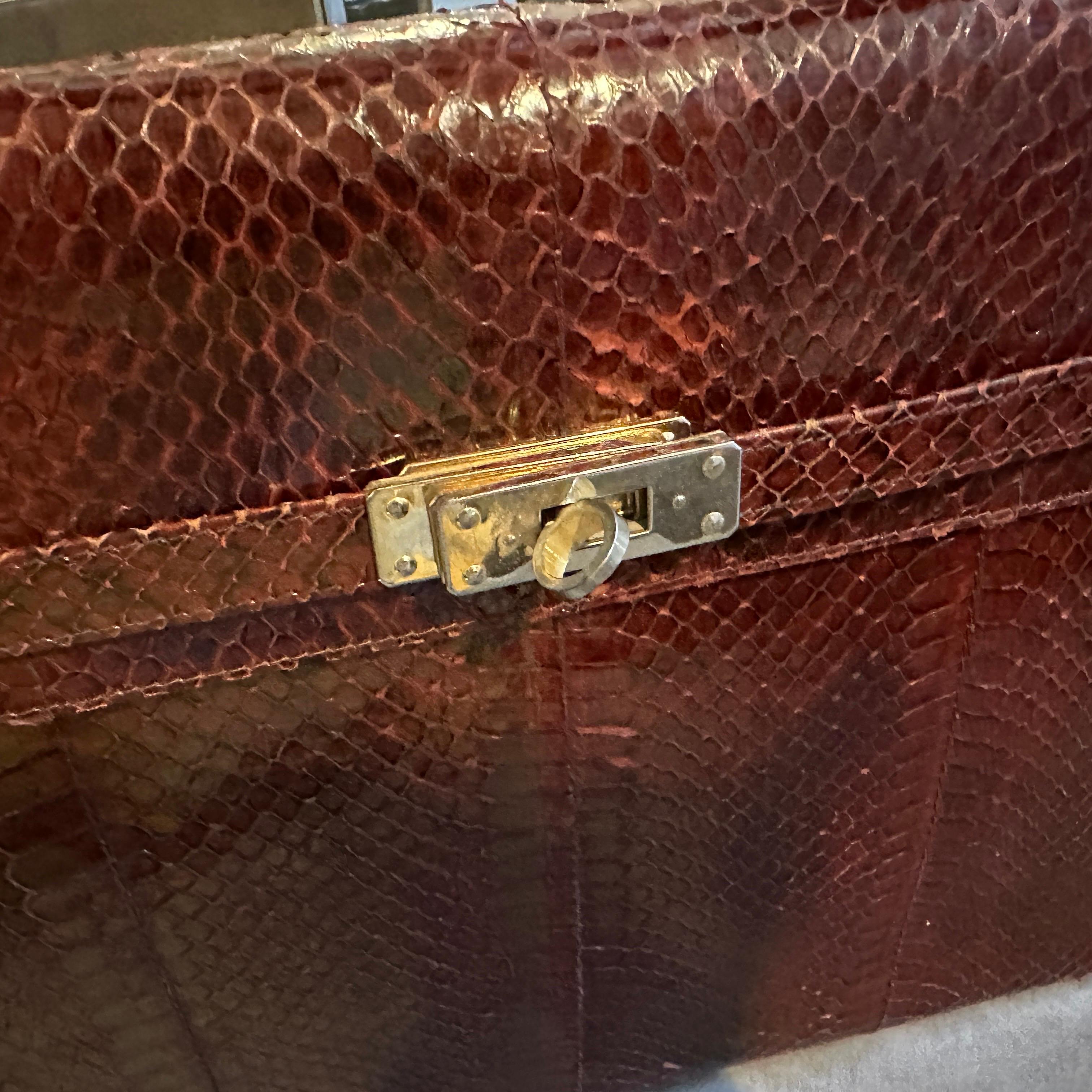 An Elegant 1970s Brown Leather and Brass Kelly Hand Bag For Sale 4