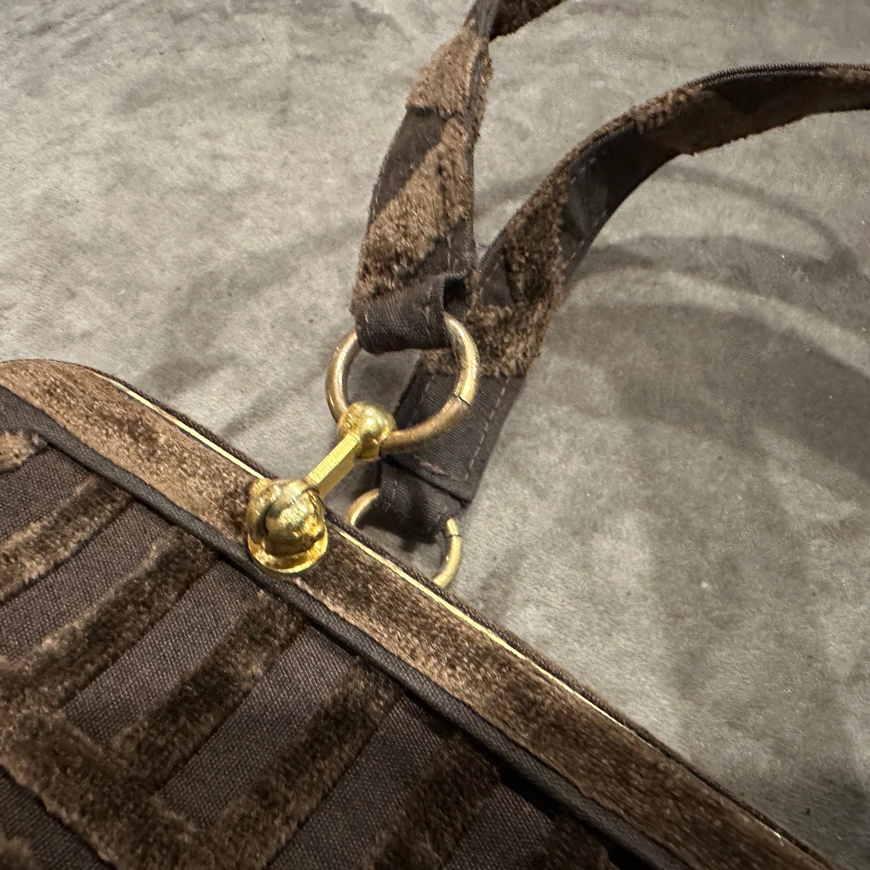 Elegant sac à main des années 1970 en velours Brown et accents en laiton par Roberta Di Camerino en vente 13
