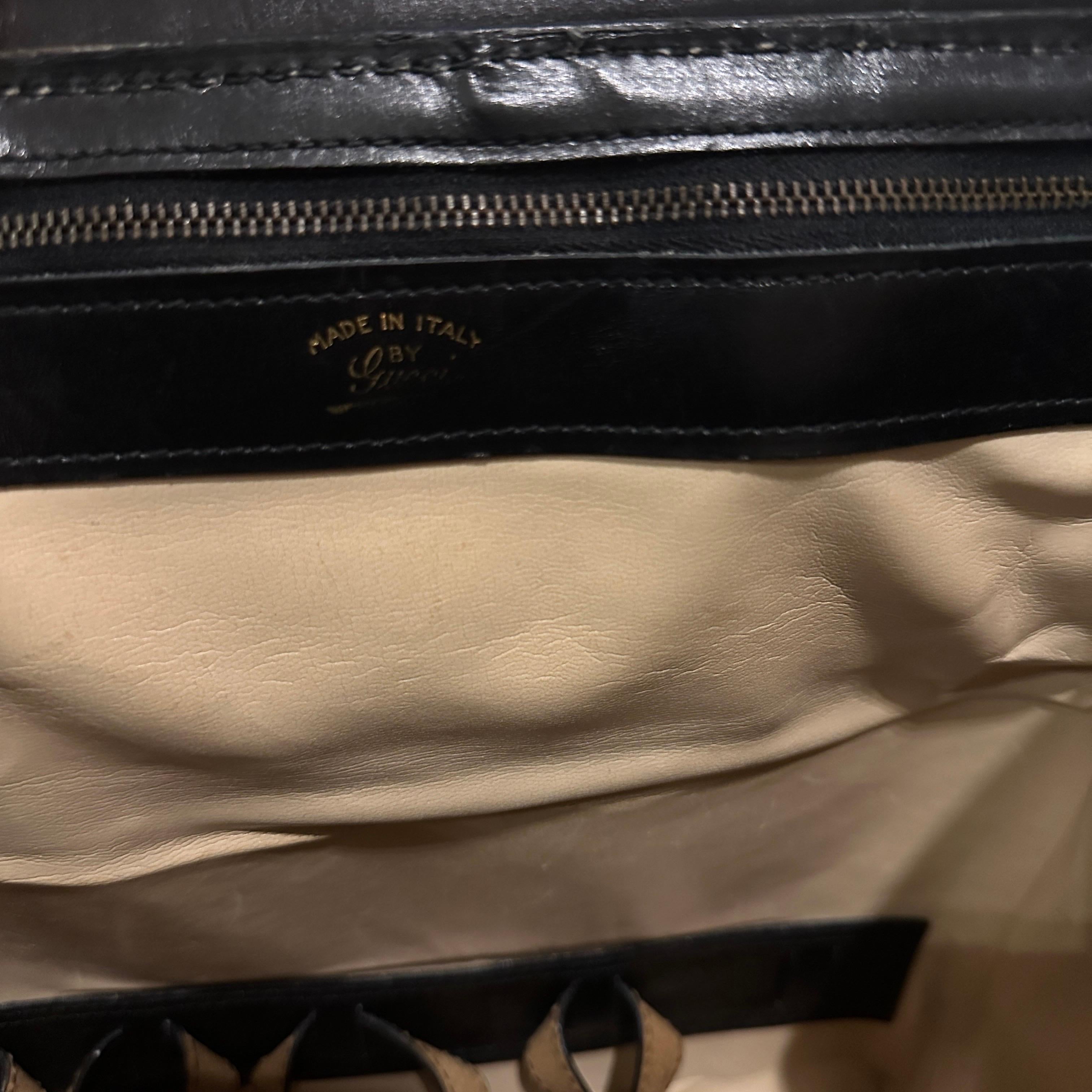An Elegant 1980s Leather Small Travel Bag By Gucci For Sale 5