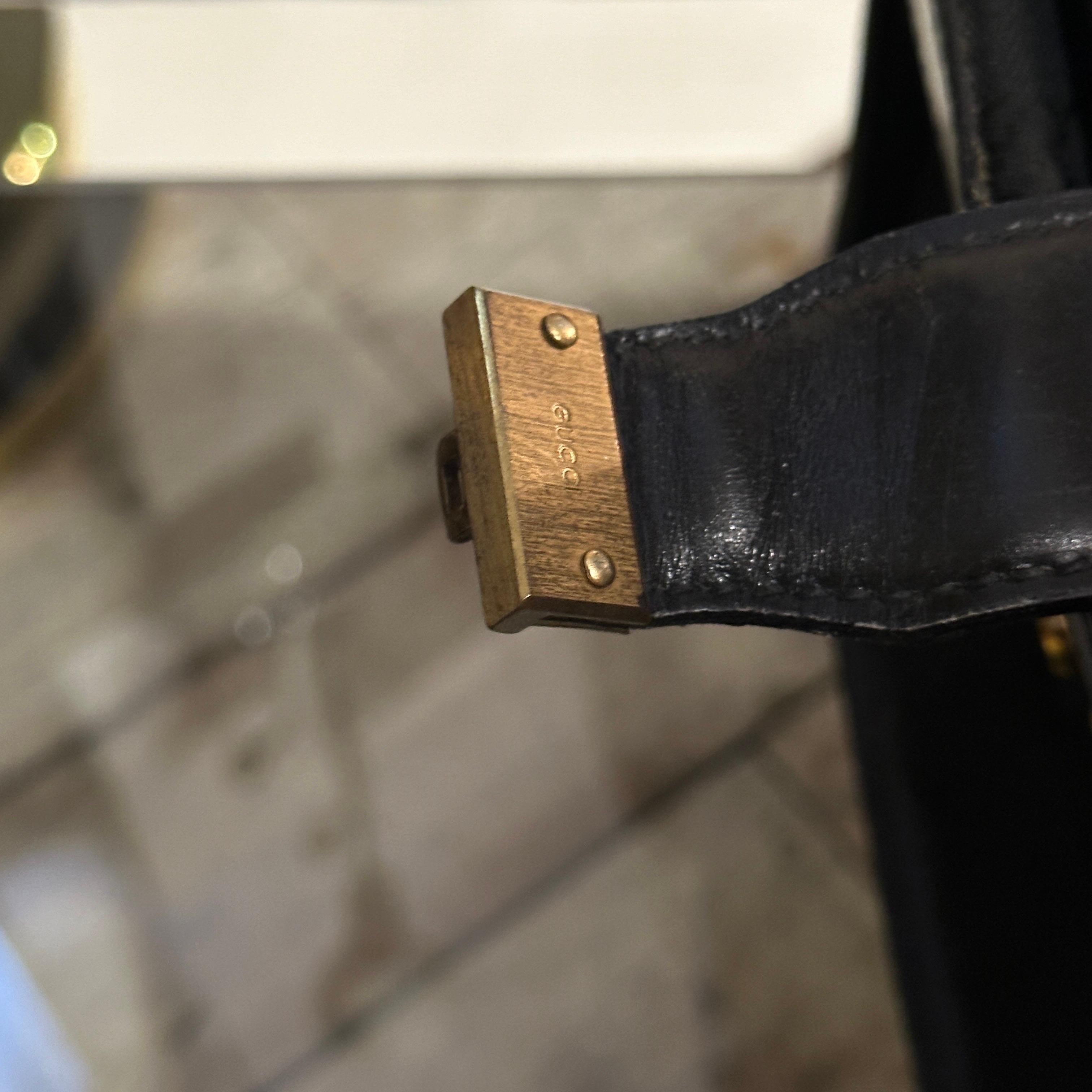 An Elegant 1980s Leather Small Travel Bag By Gucci For Sale 3