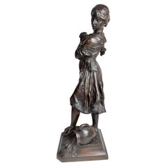 Elegante Bronze eines barfußigen Bauern Mädchens aus dem 19. Jahrhundert 