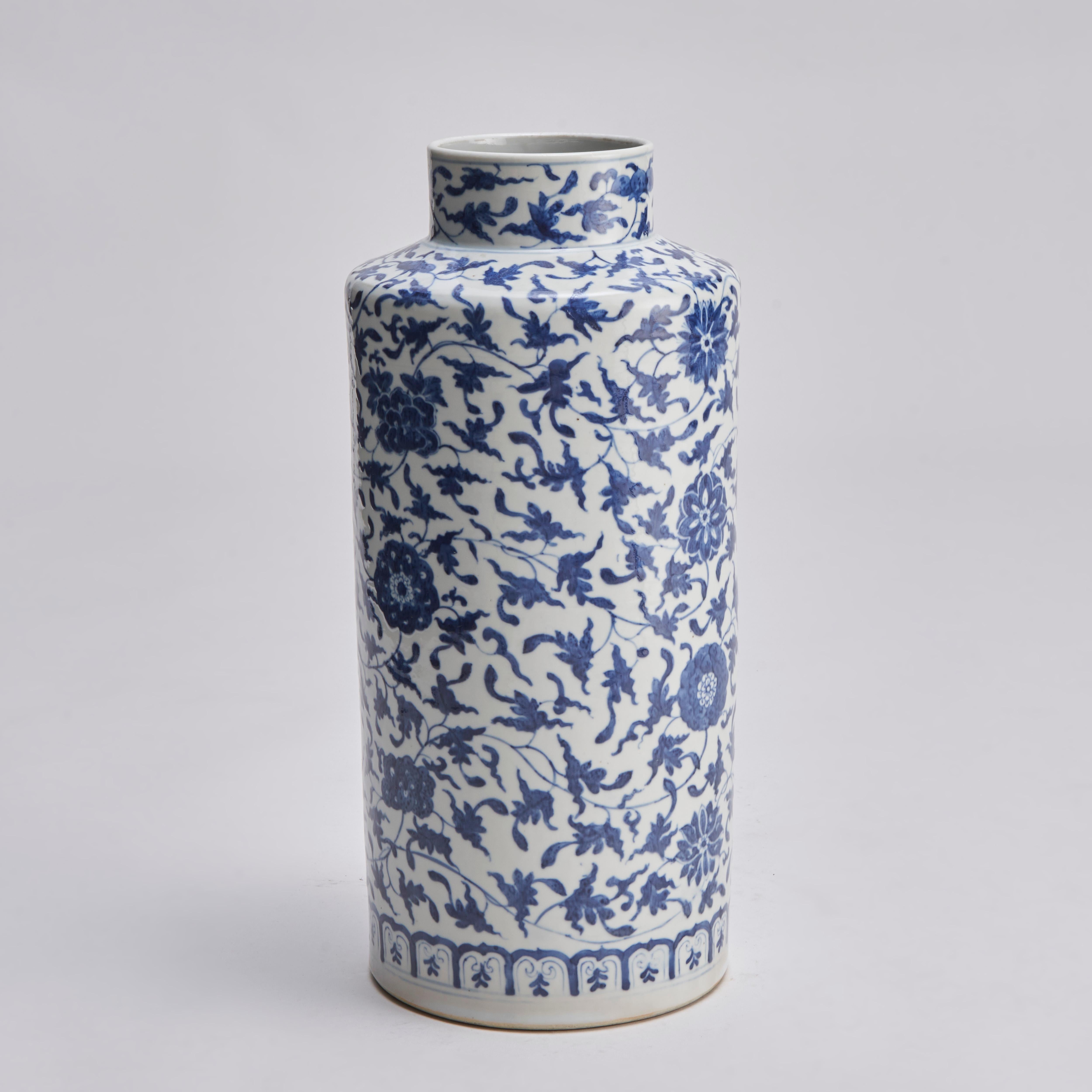 From our collection of antique Oriental ceramics, this 19th century Chinese sleeve vase (Tongping) with a stylish design of four types of clematis with foliate background.

The base with a border of small panels with foliage design.

Don’t hesitate