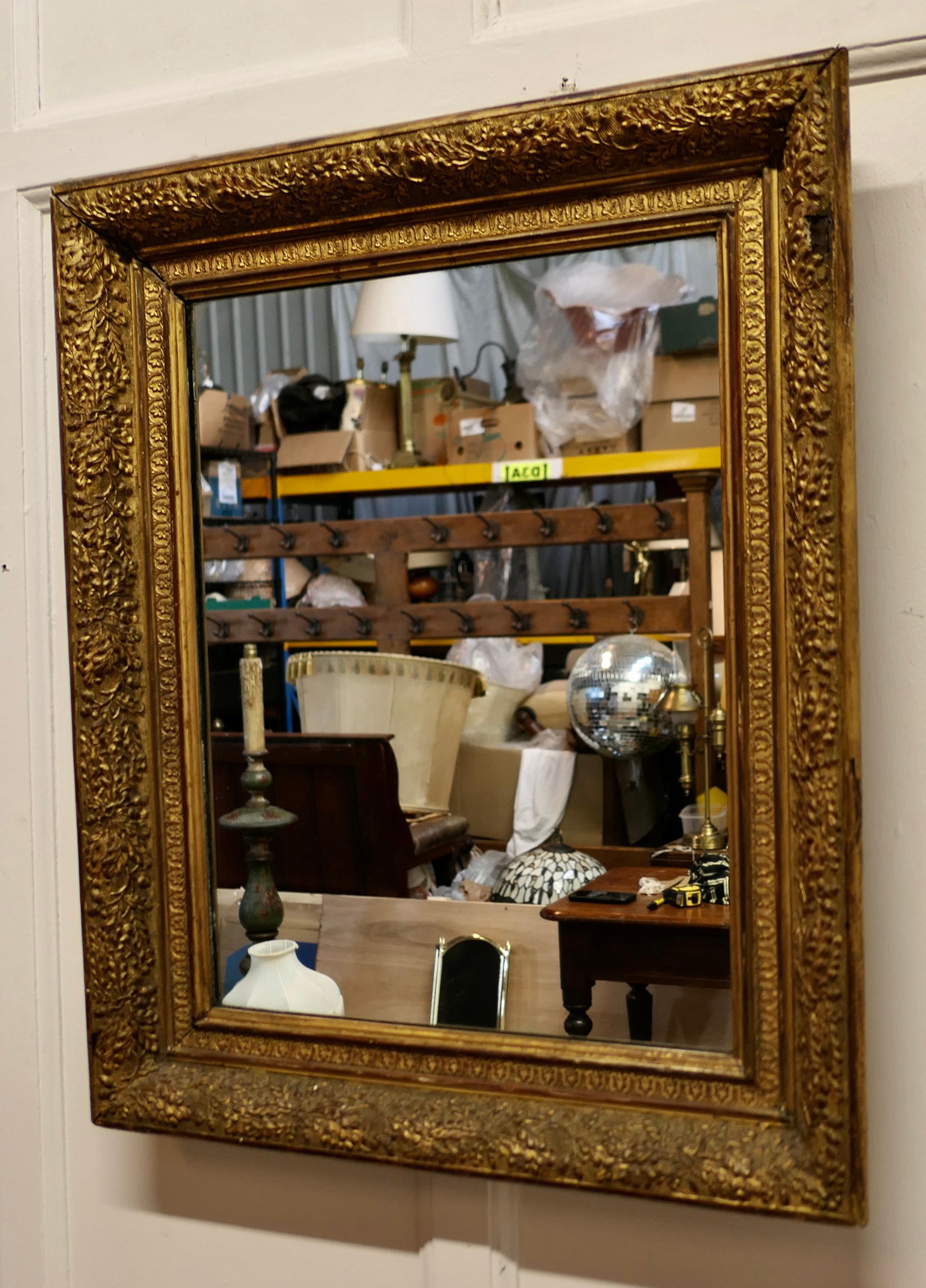 An Elegant 19th Century Gilt Wall Mirror    For Sale 4