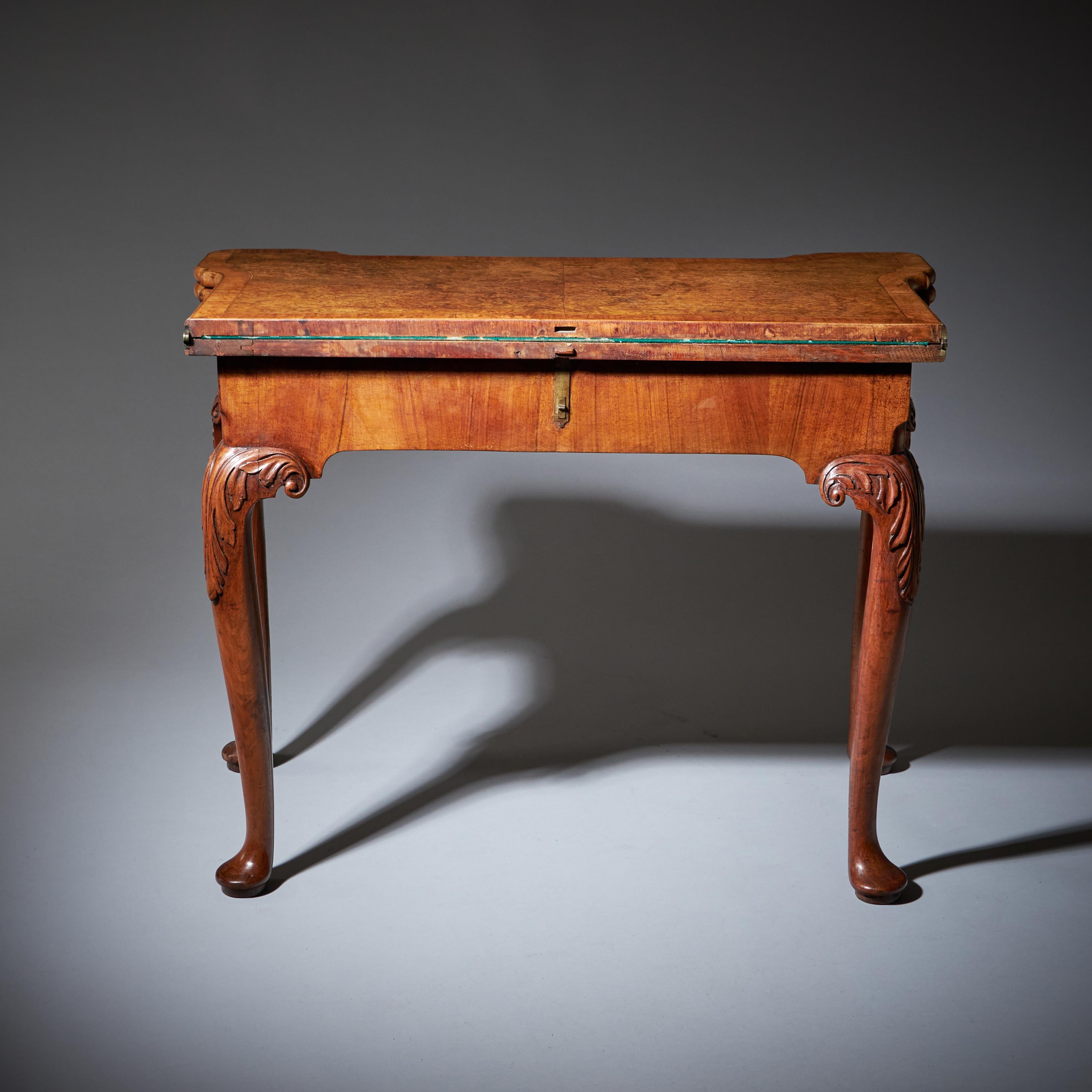 An Elegant and Rare George II Pollard Oak and Walnut Card Table, Circa 1740 In Good Condition For Sale In Oxfordshire, United Kingdom