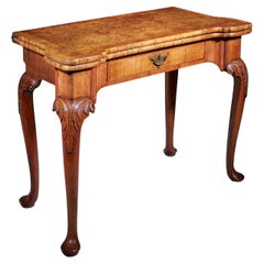 Élégante et rare table à cartes en chêne et noyer Pollard de George II, vers 1740