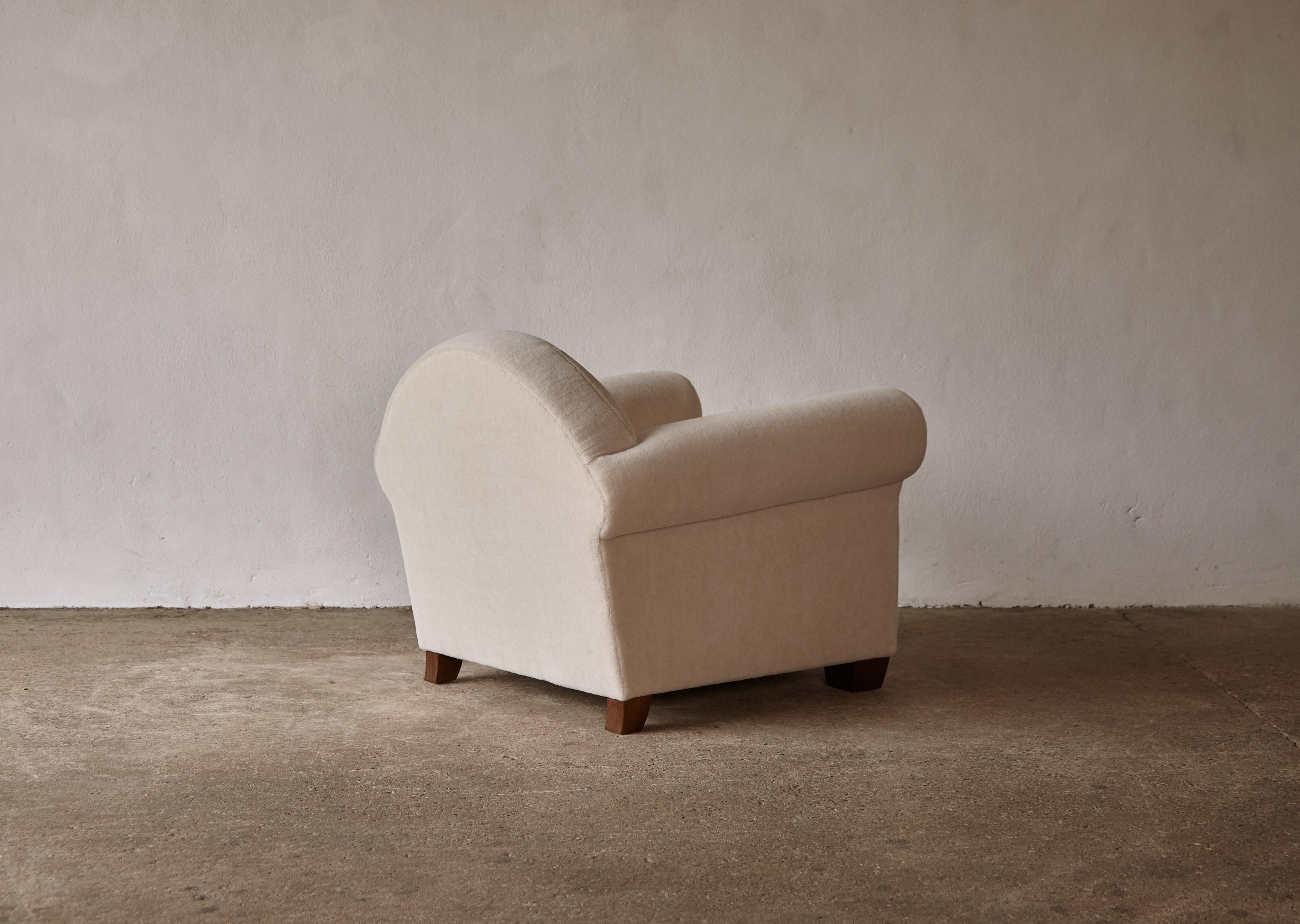 Elegant Armchair, Upholstered in Pure Alpaca For Sale 2