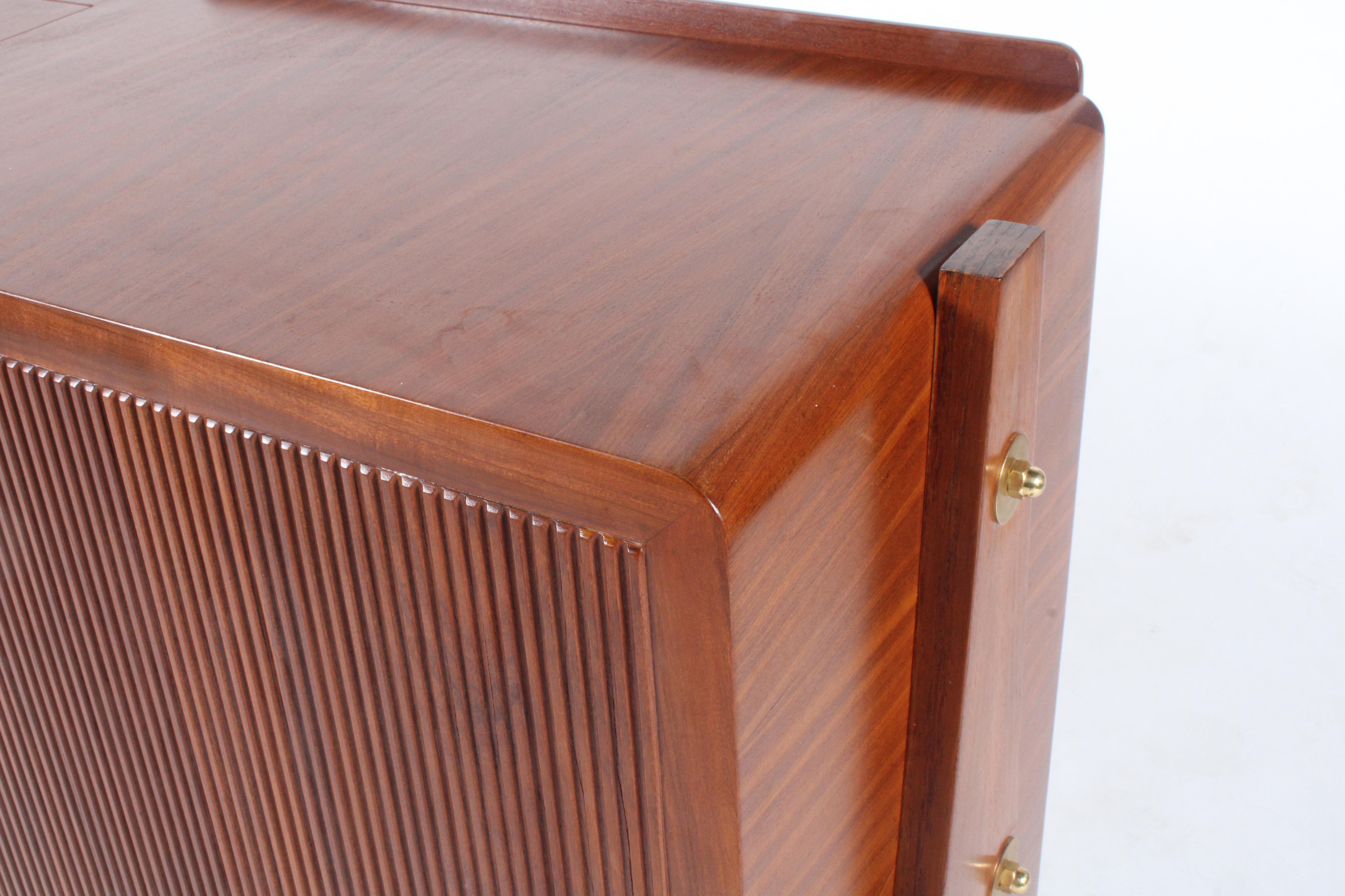 Ein elegantes doppelseitiges italienisches Sideboard/Getränkeschrank Bijou aus der Mitte des Jahrhunderts 9